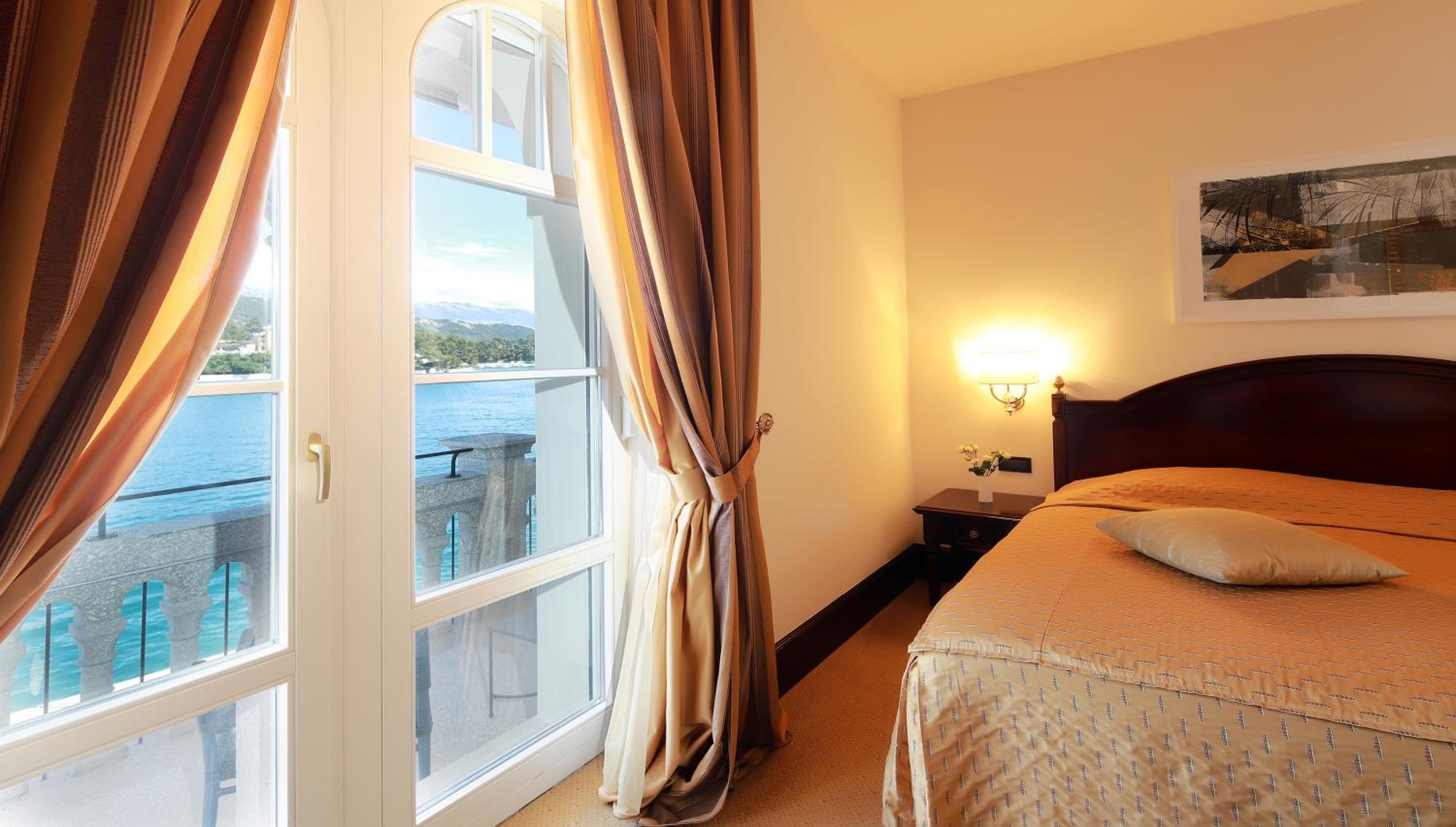 Superior Double Room with Sea View and Balcony - Photo 11