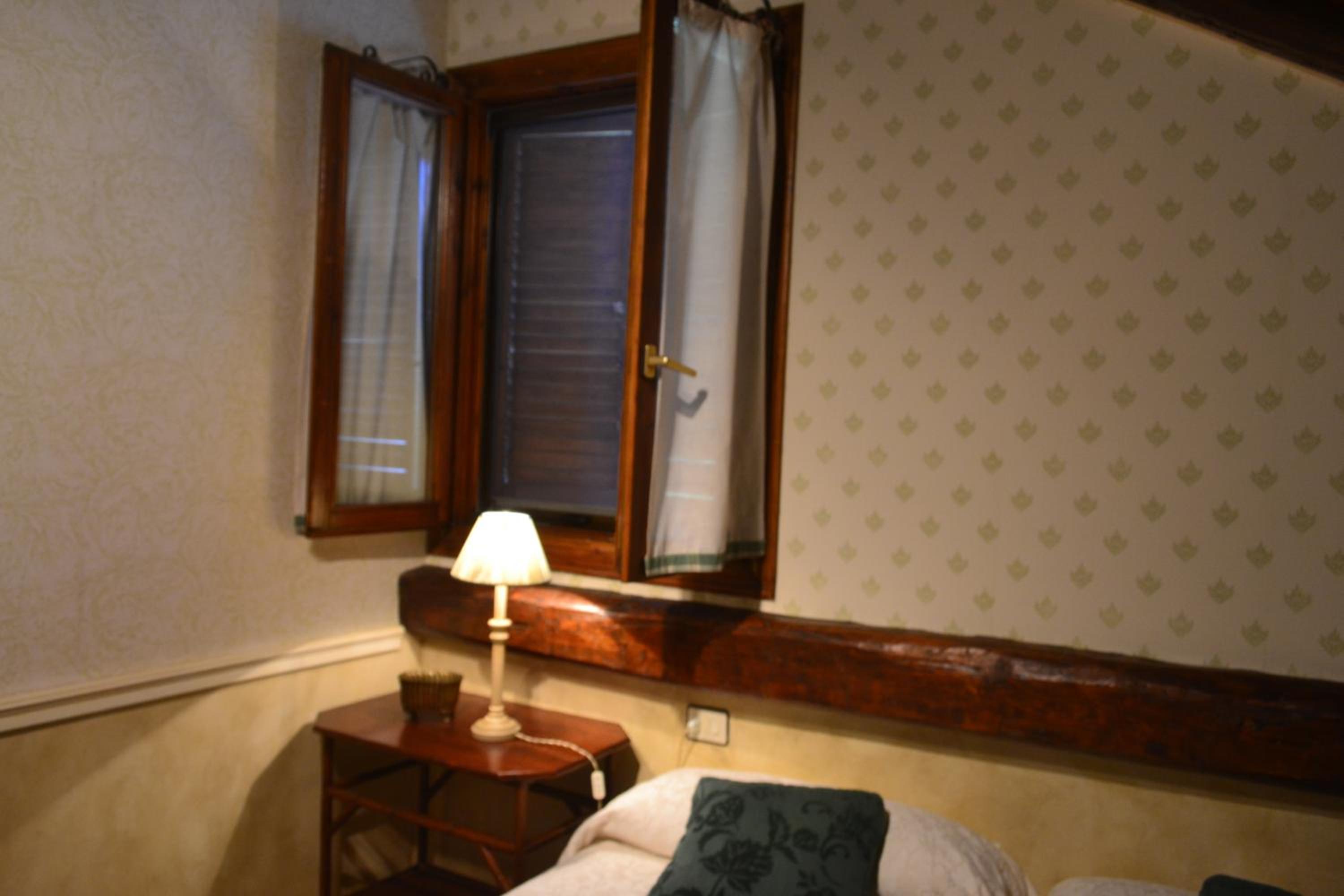 Double Room - Photo 2