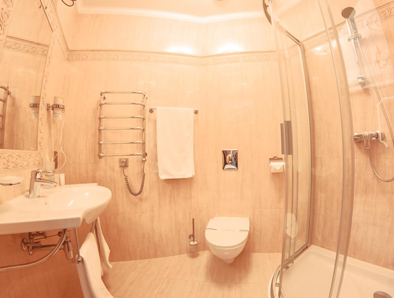 Suite - Attic photo 2