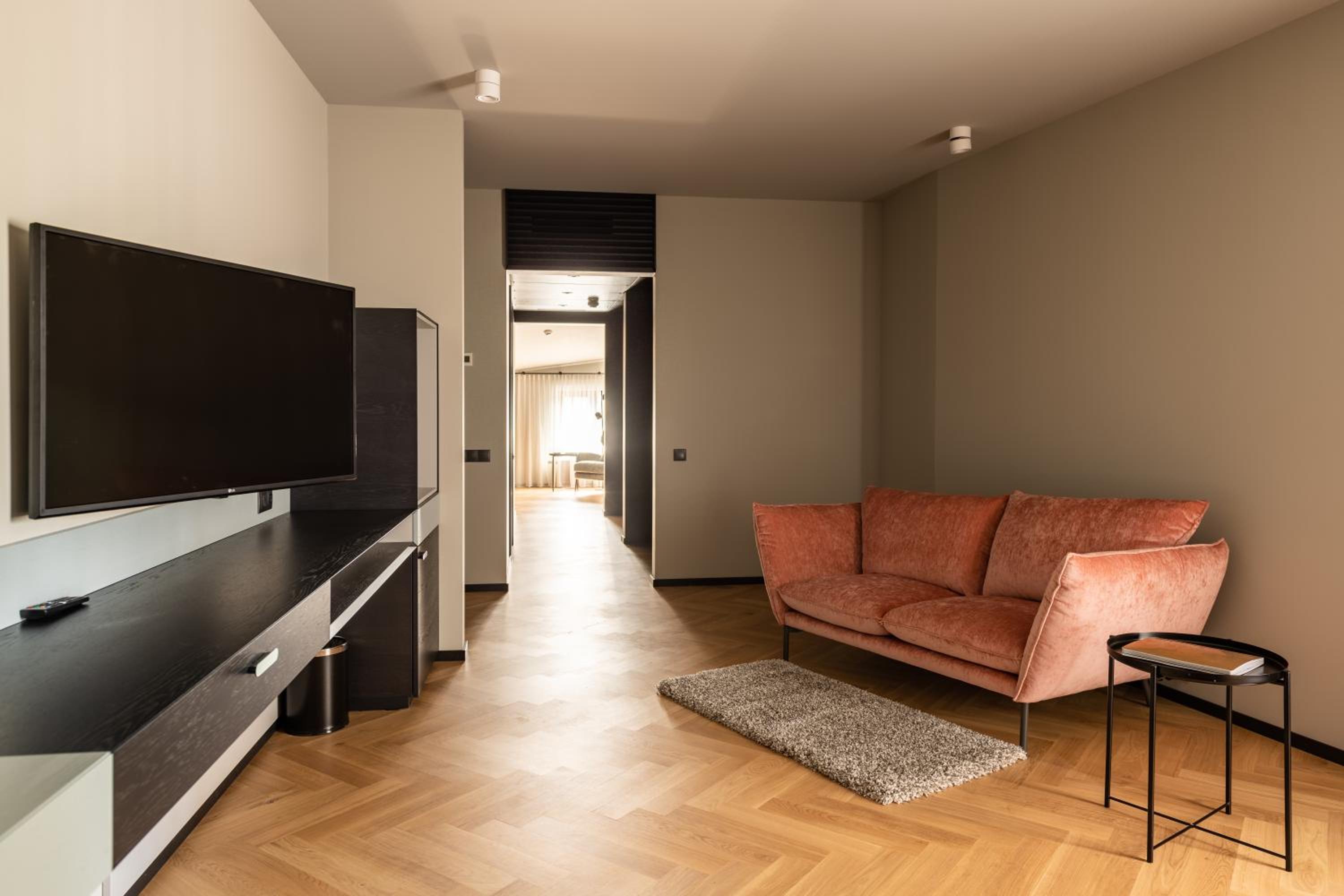 King Suite - Photo 4