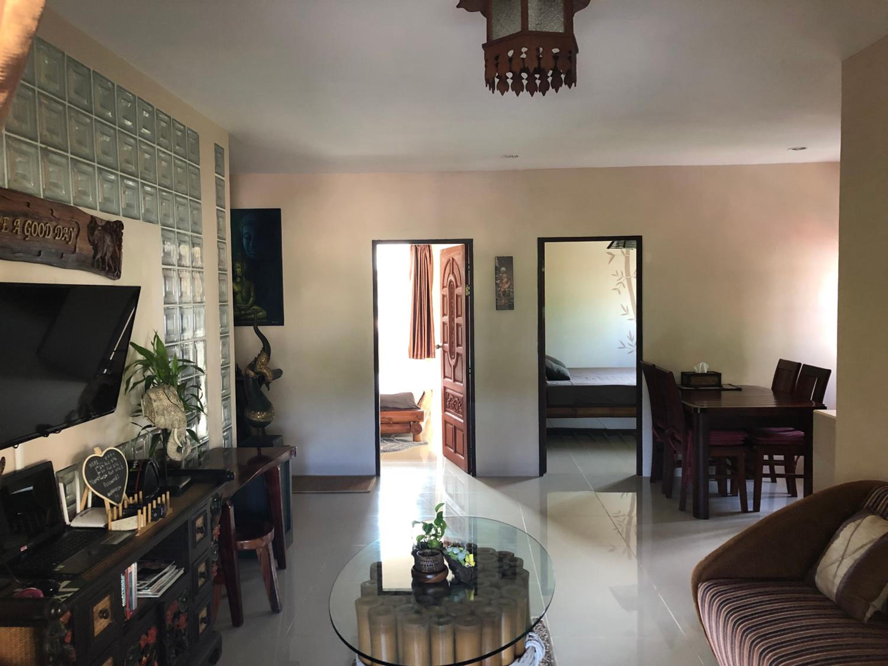 Two-Bedroom Apartment with One Bathroom  - Photo 9