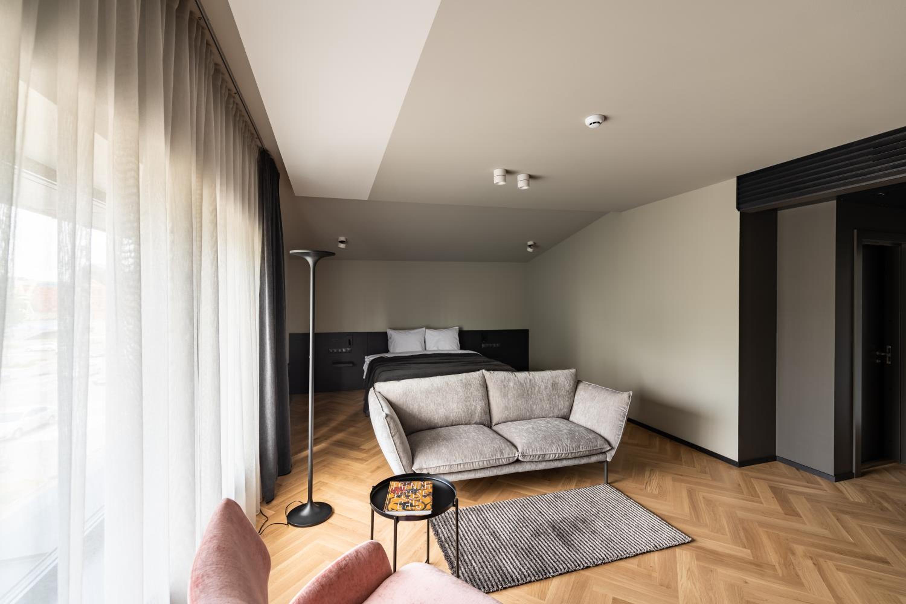 Superior King Room - Photo 2