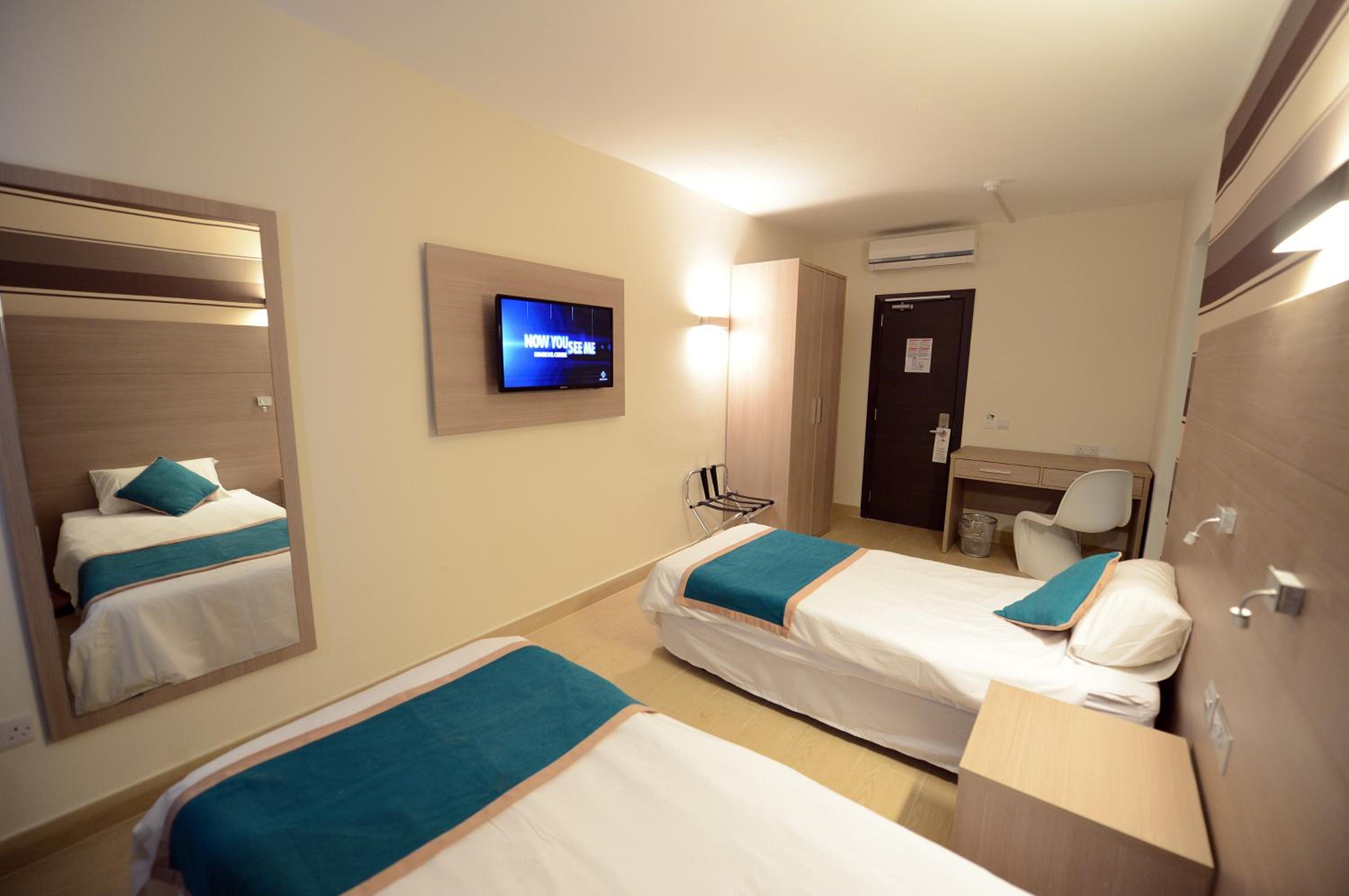 Single Room With Group English Course