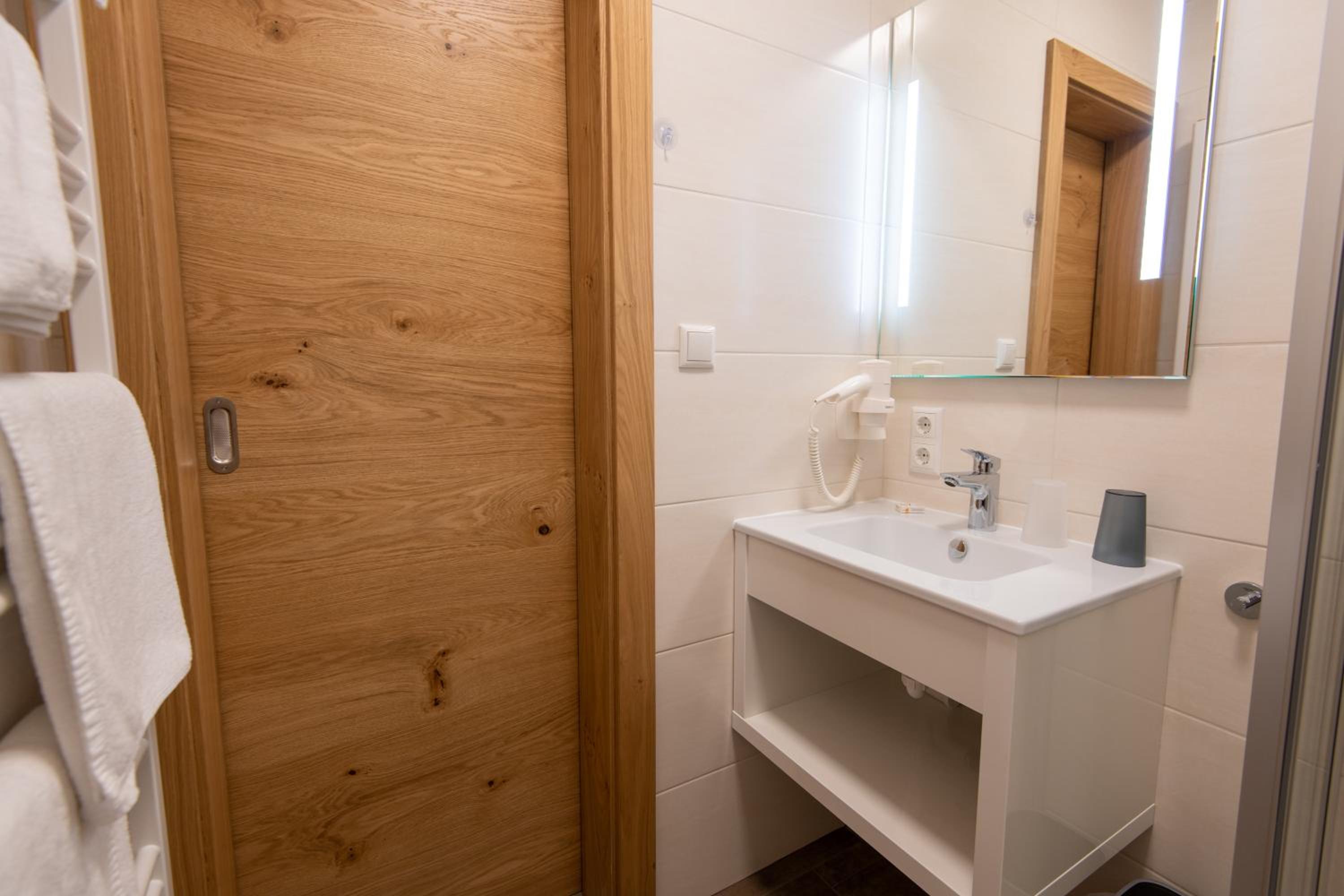 Standard Double Room photo 3