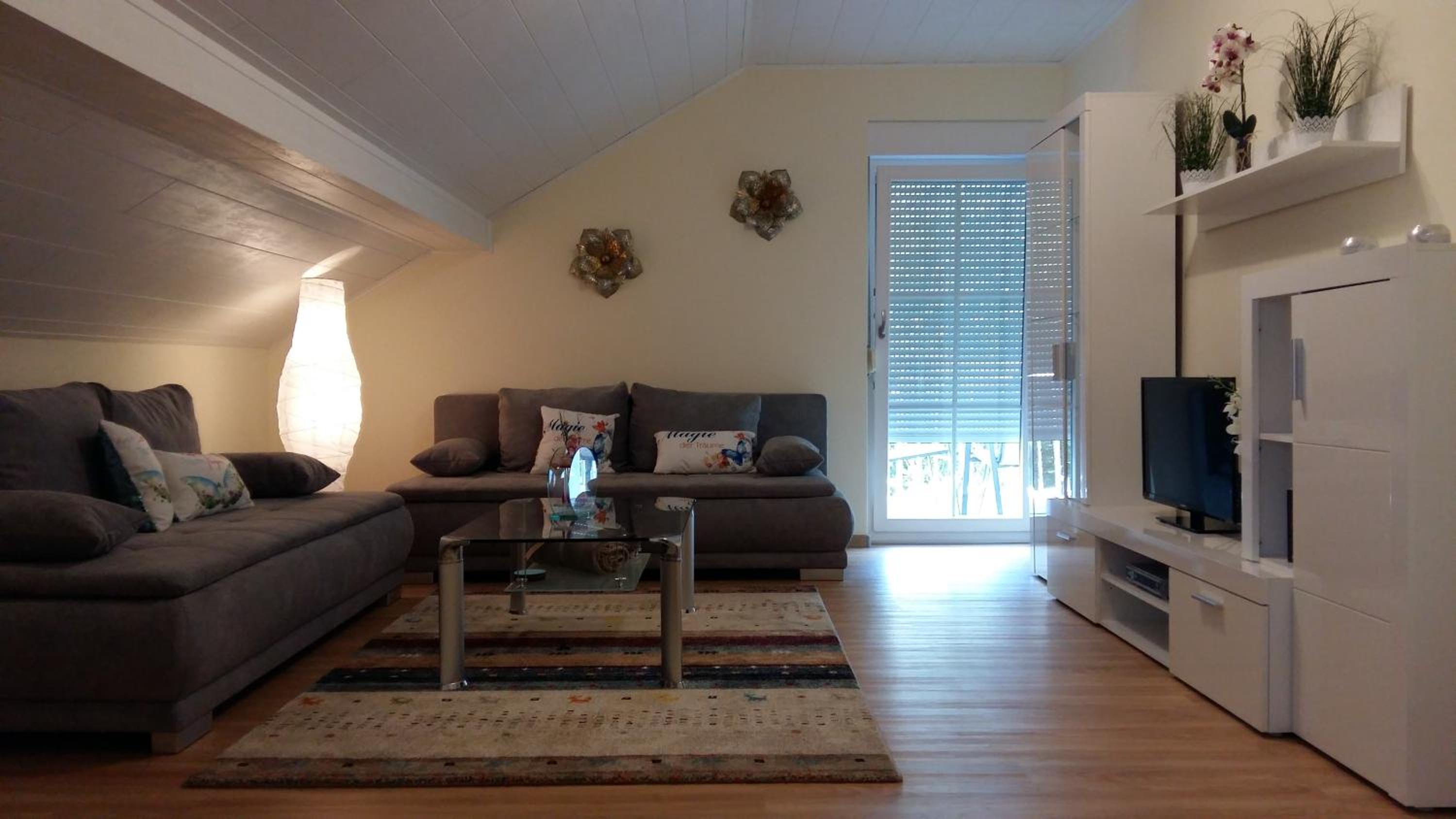 Apartment with Balcony photo 2
