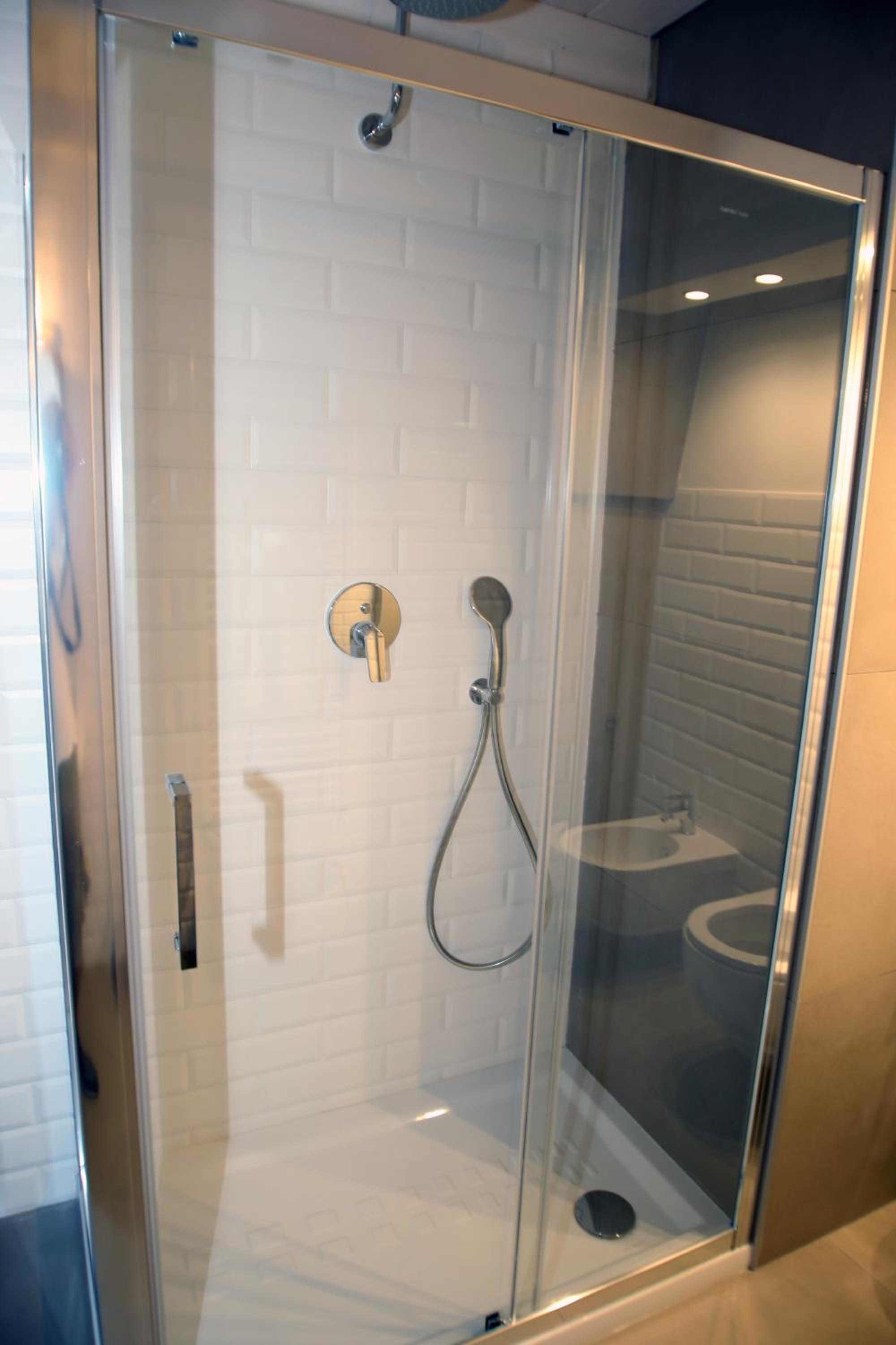 Deluxe Junior Suite - Photo 11