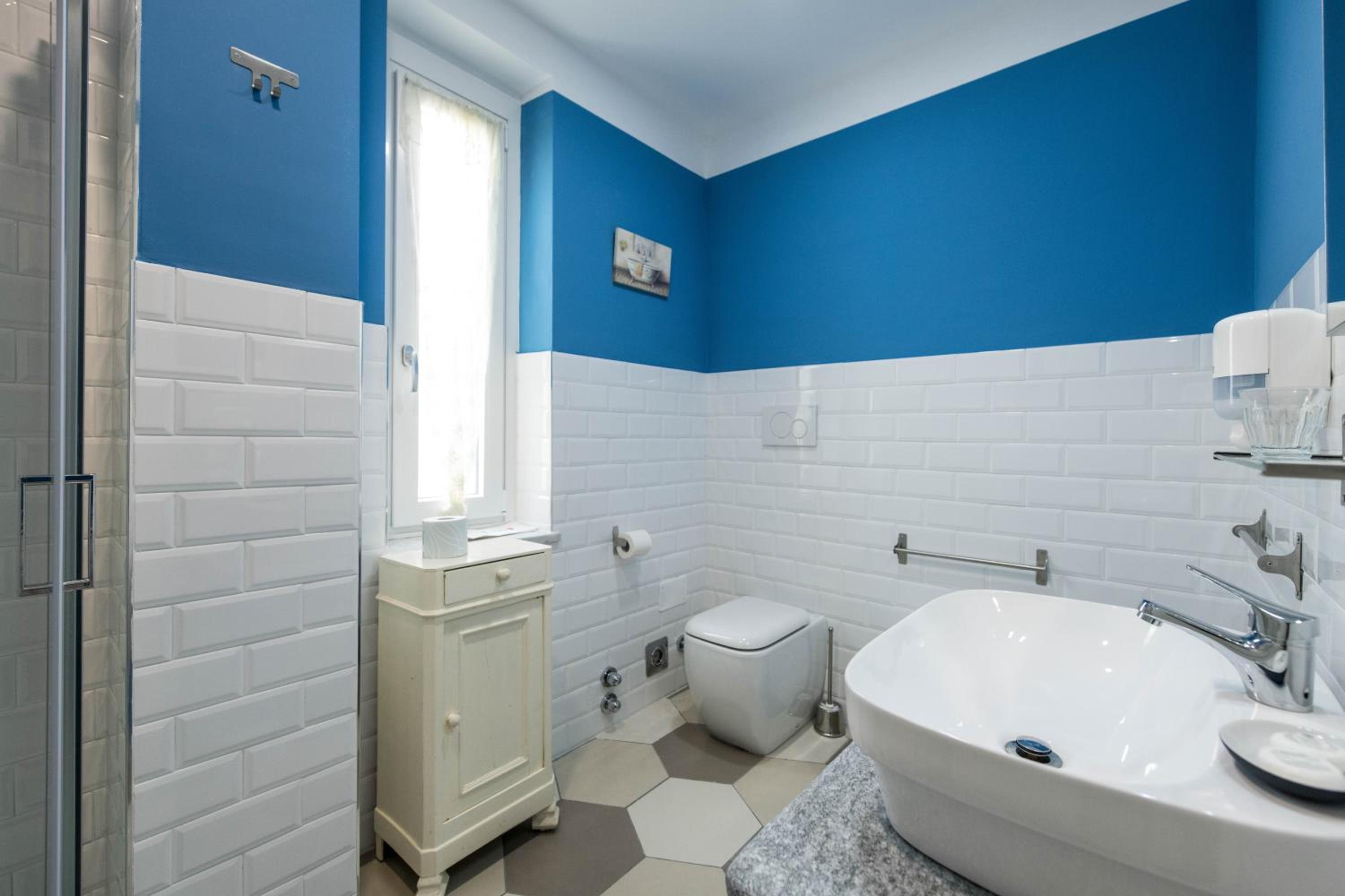 Standard Double or Twin Room - Photo 5