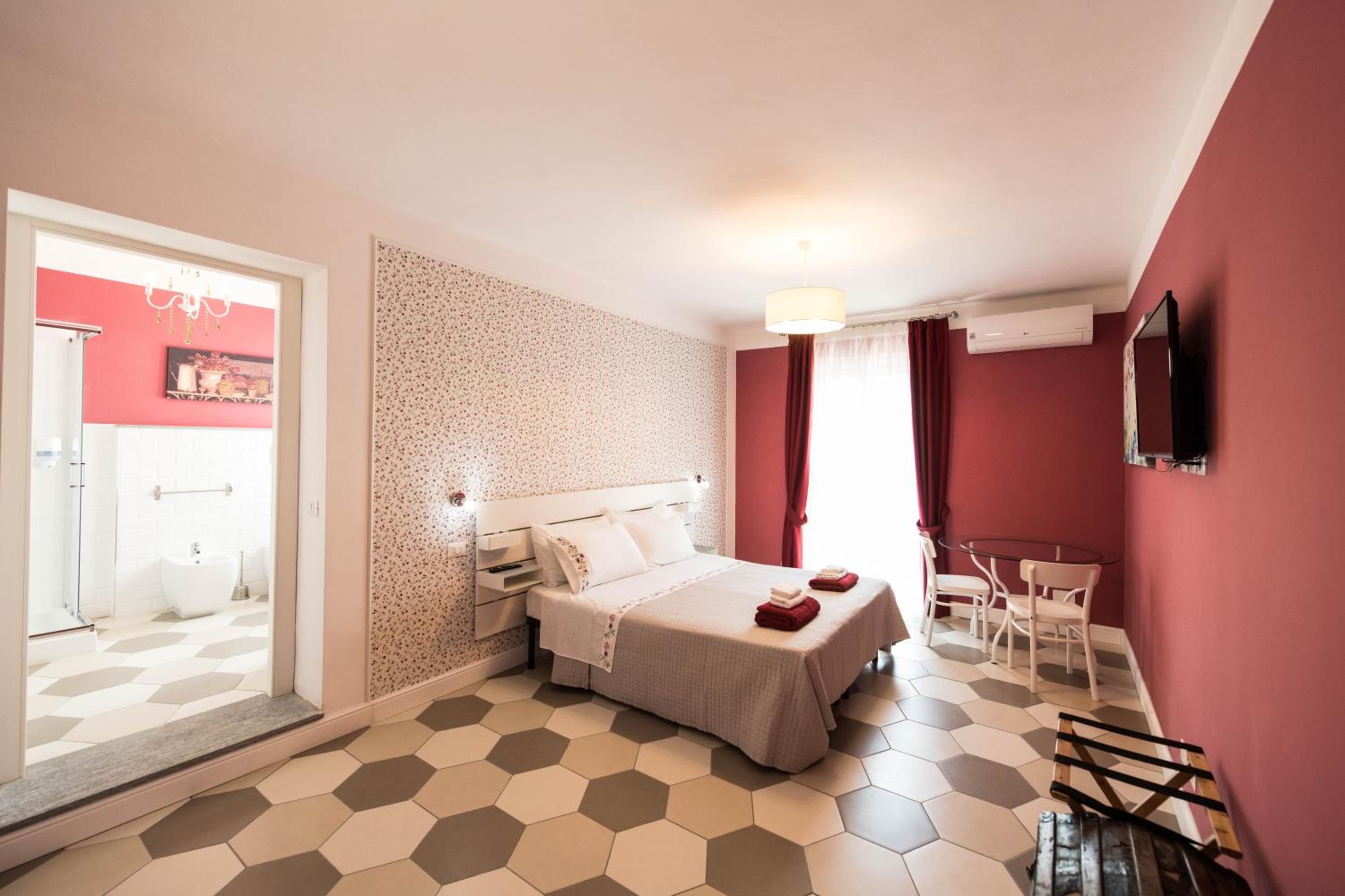 Standard Double or Twin Room - Photo 1