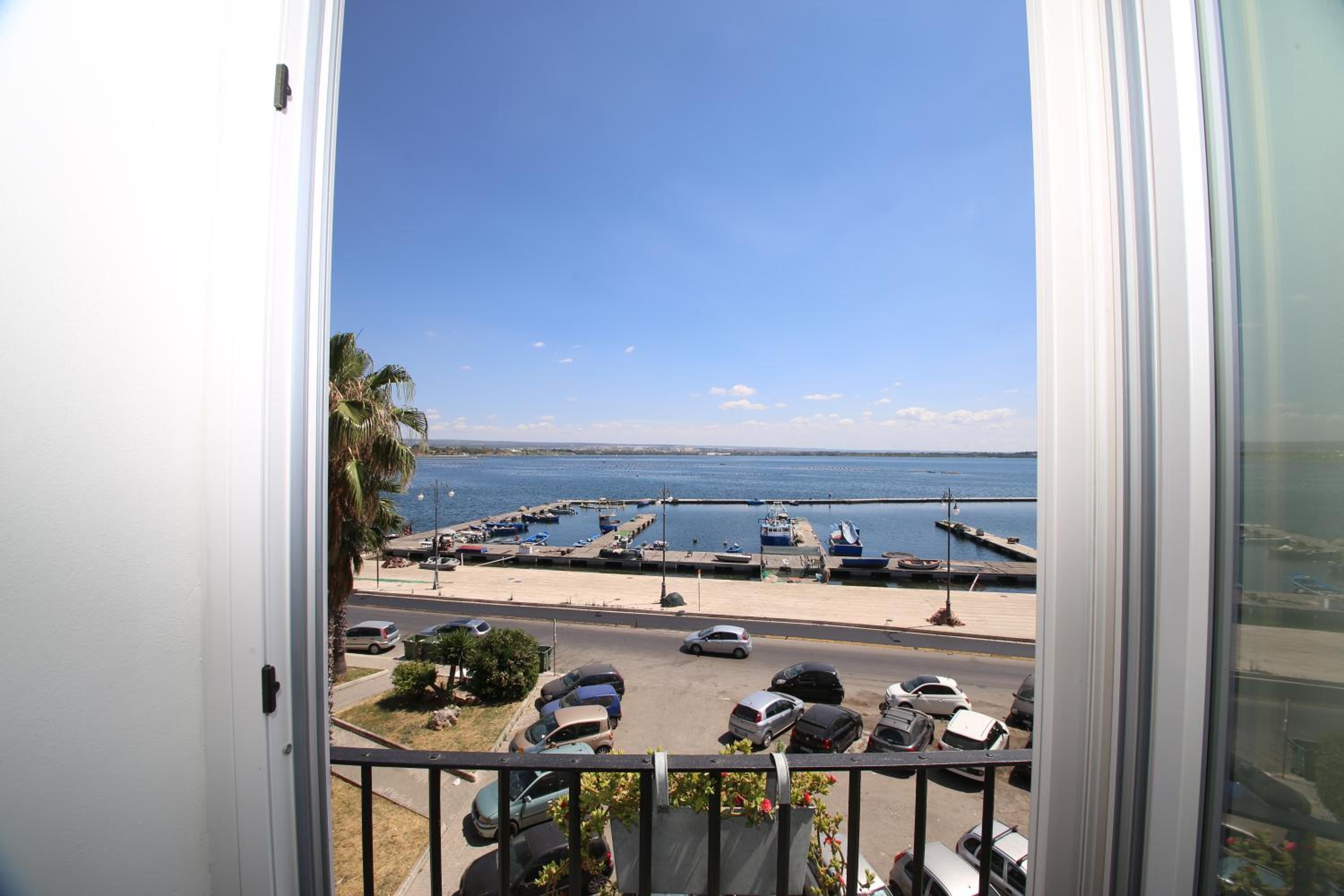 Studio with Sea View - Photo 4