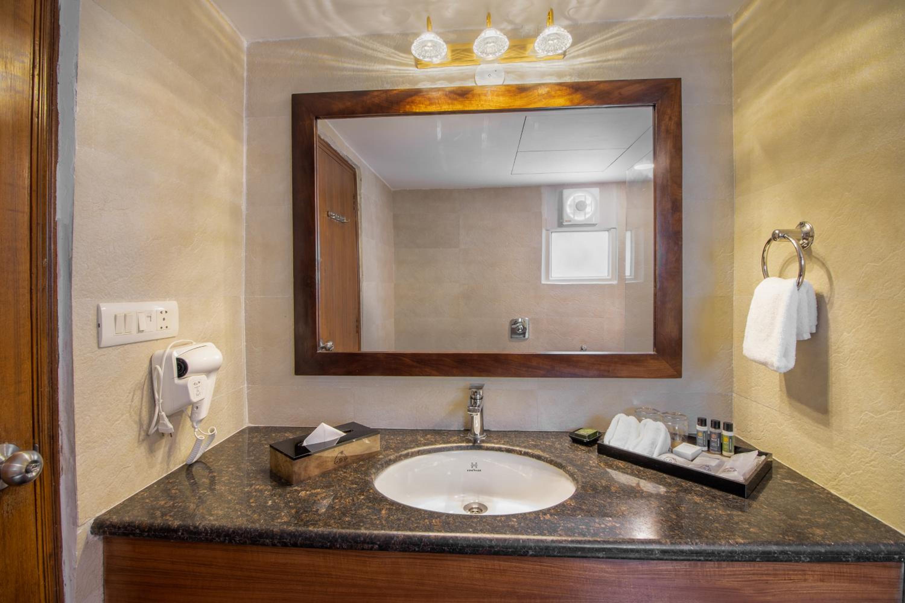 Valley View Room (Centrally Heated) photo 2