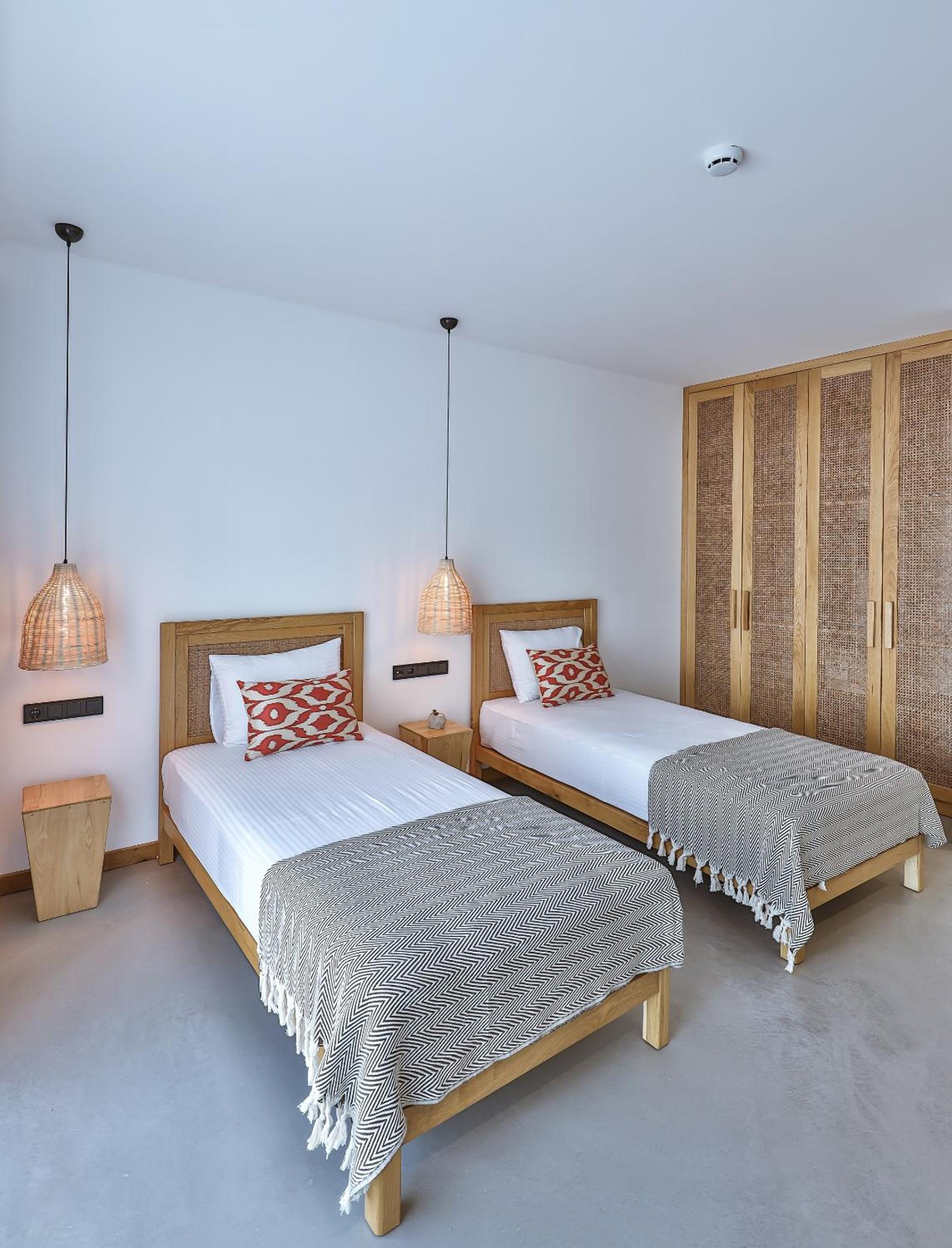 Standard Twin Room with Garden View - Photo 1