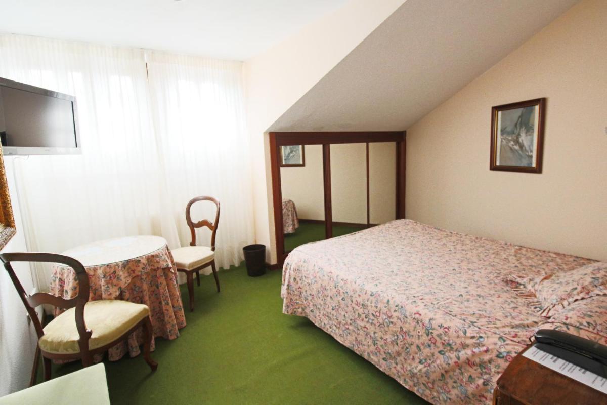 Economy Double or Twin Room - Attic - Photo 1