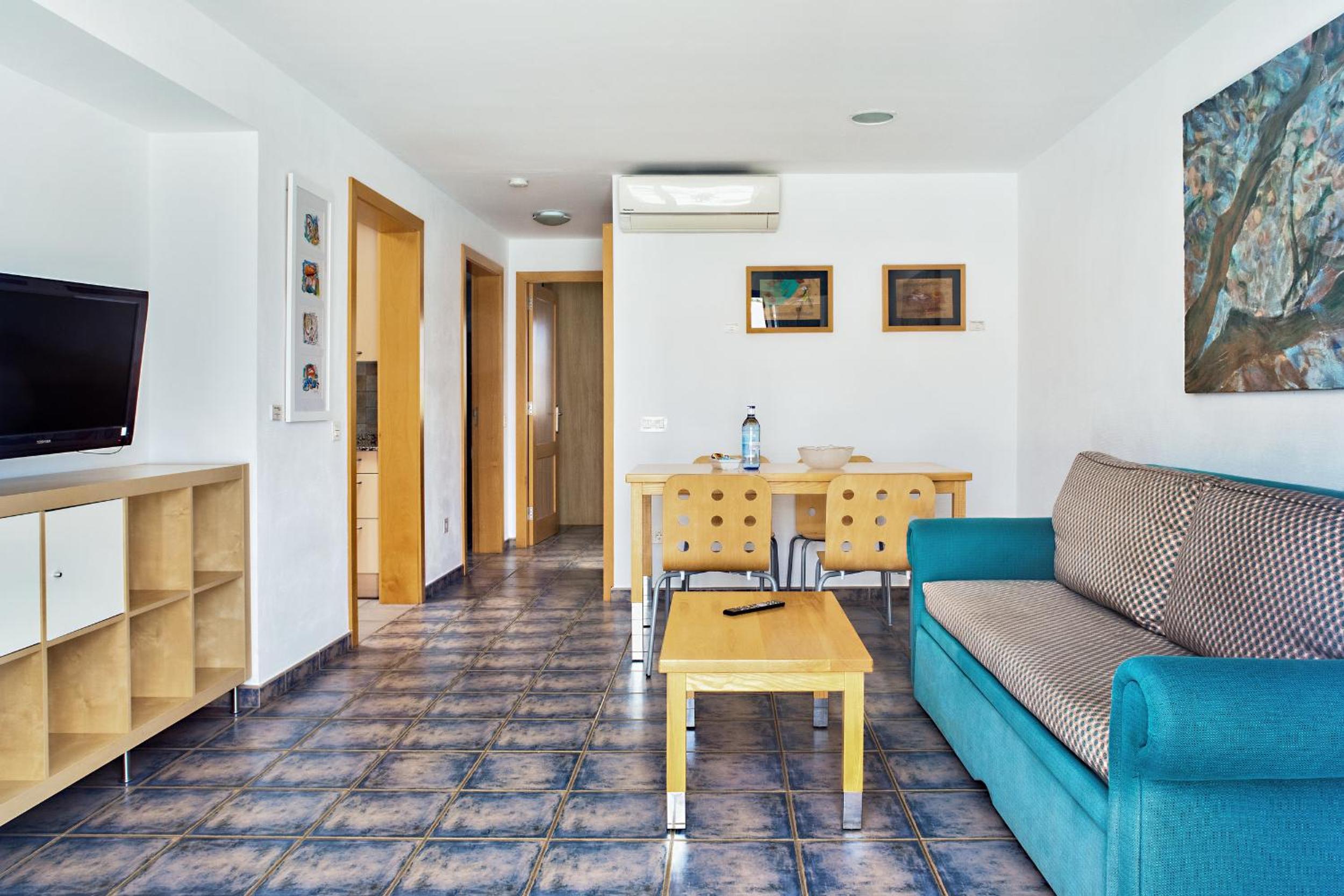 Superior Two-Bedroom Apartment - Disability Access - Photo 3