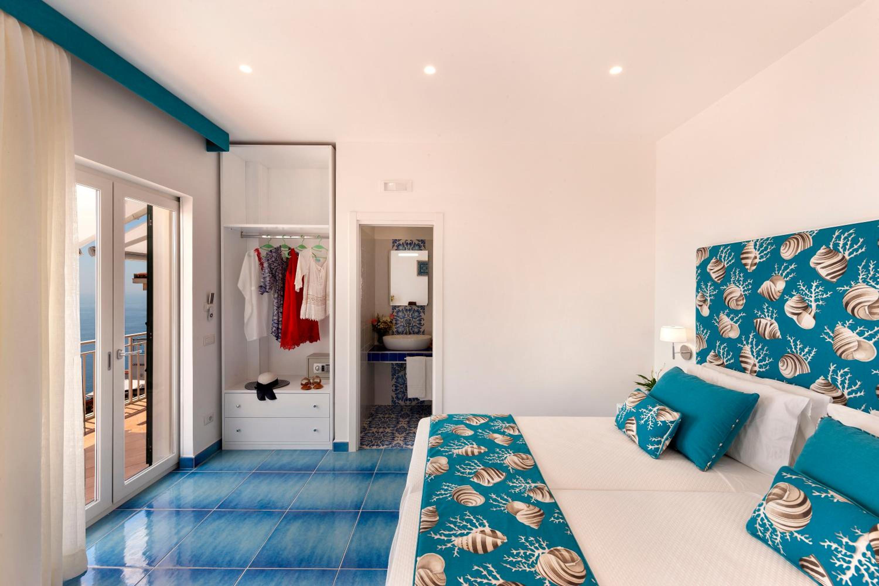 Deluxe Double or Twin Room with Balcony photo 3