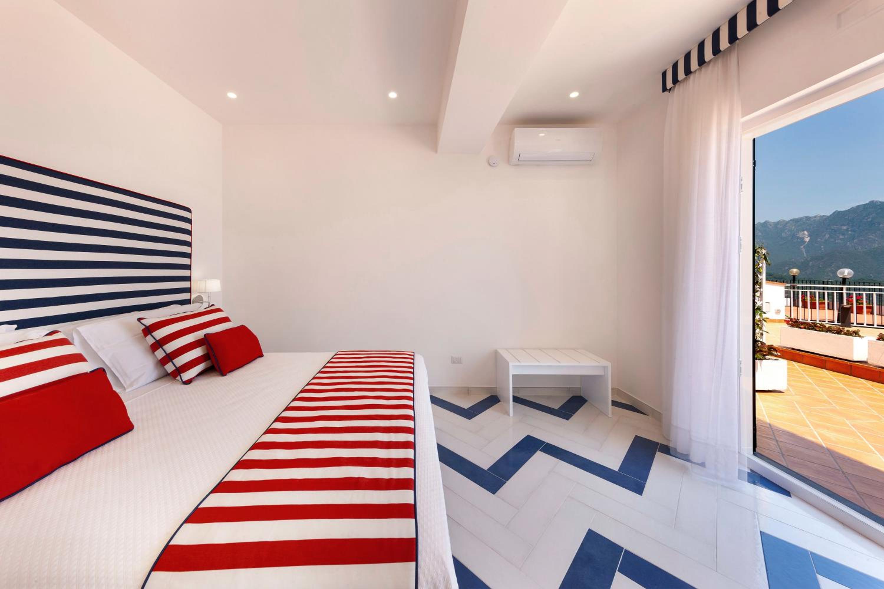 Double Room with Terrace - Photo 2