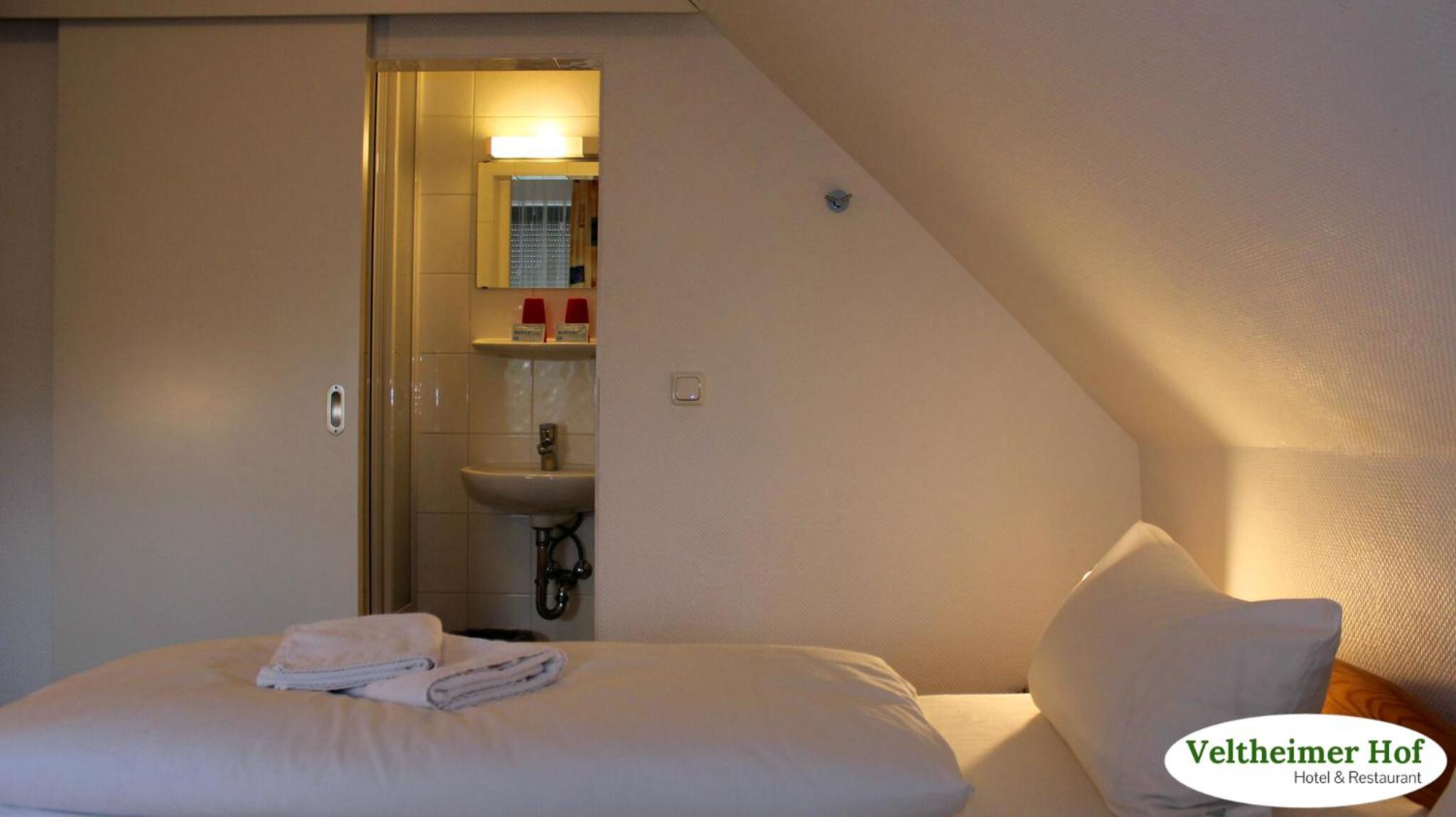 Standard Single Room with Shower photo 2