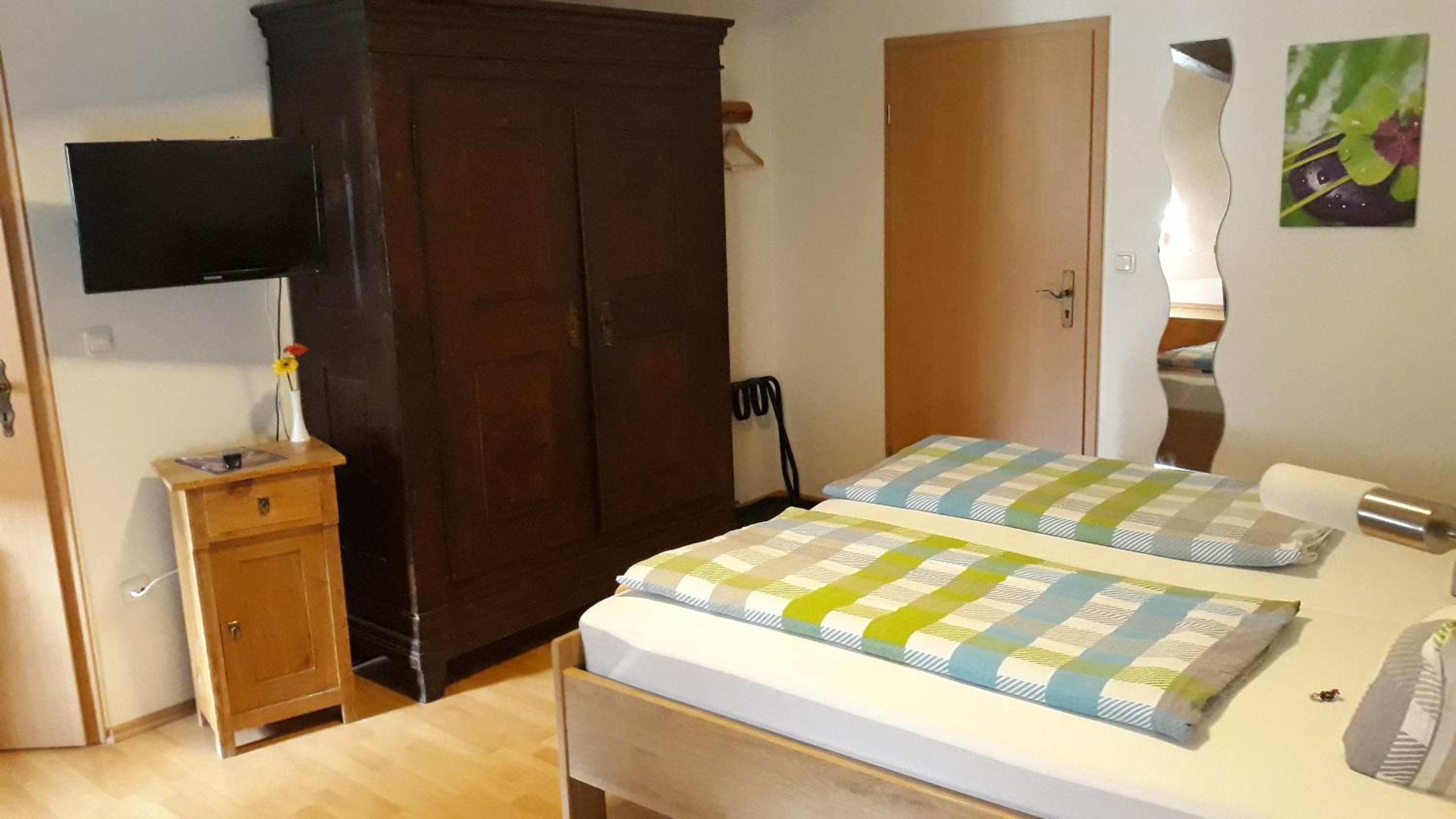 Standard Double Room - Photo 6