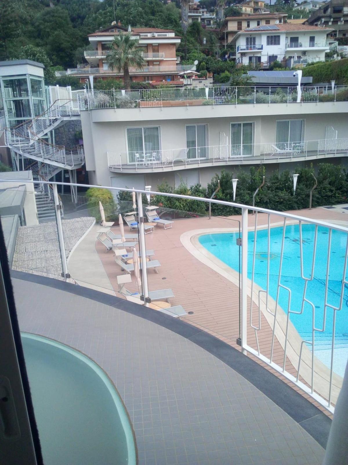 Deluxe Apartment with Pool View  photo 2