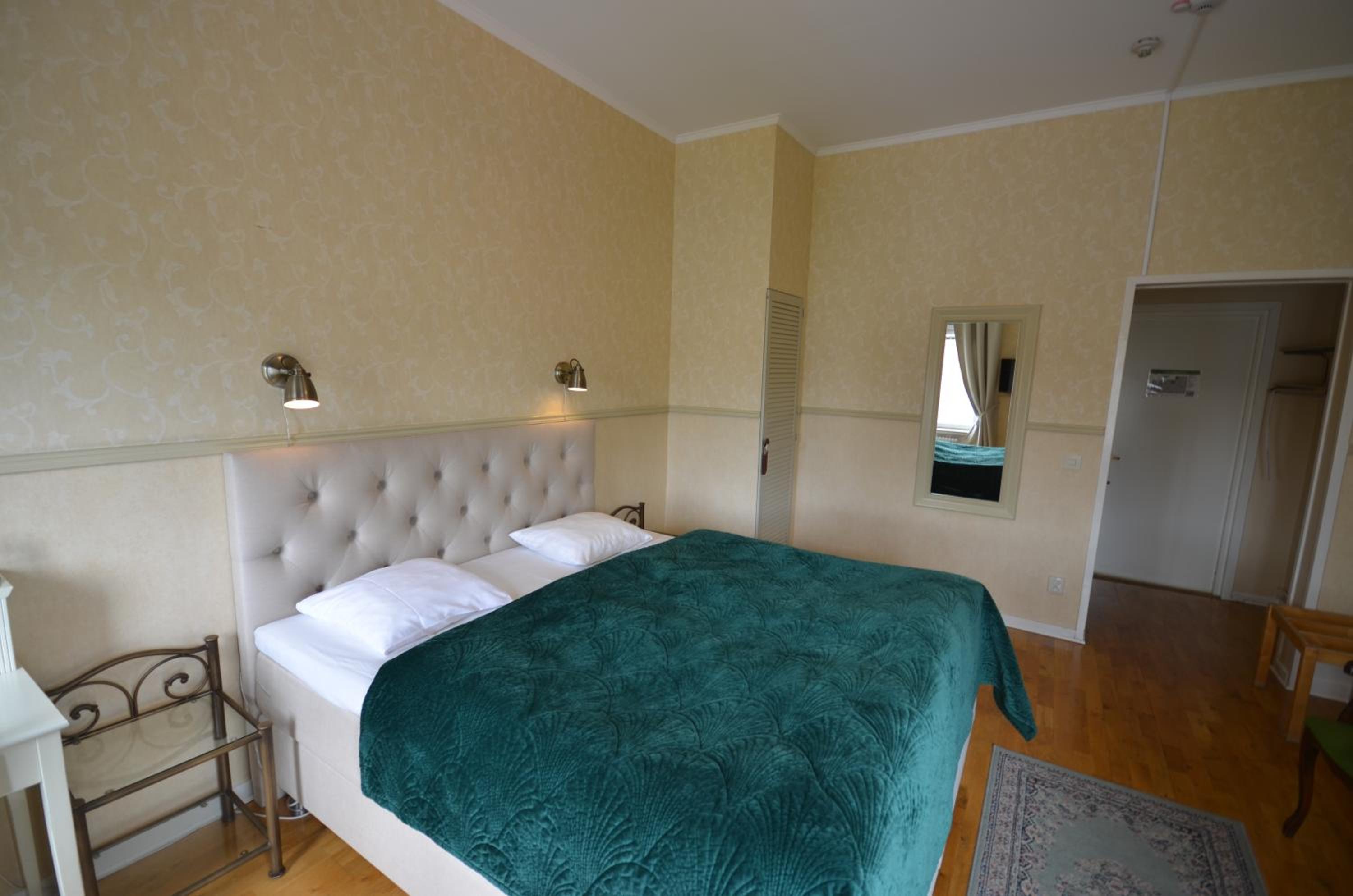 Standard Double Room - Photo 6