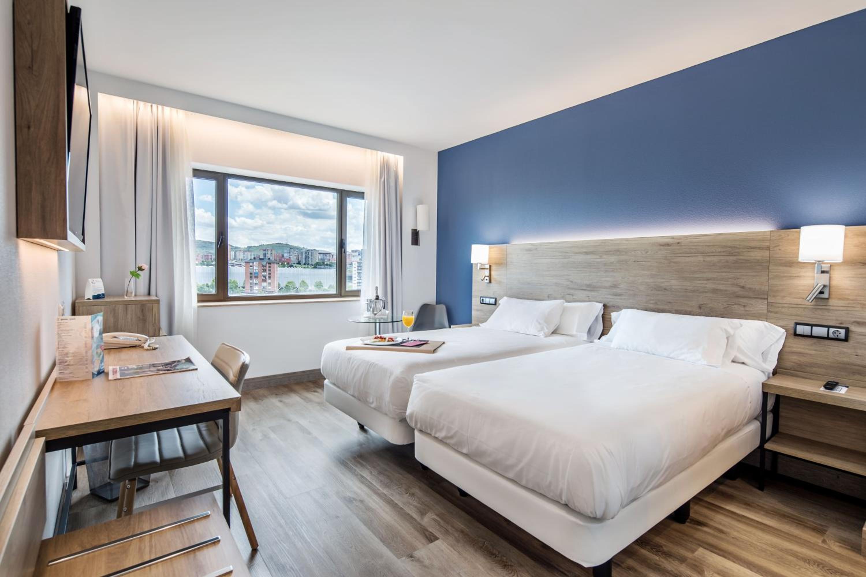 Deluxe Twin Room - Photo 3