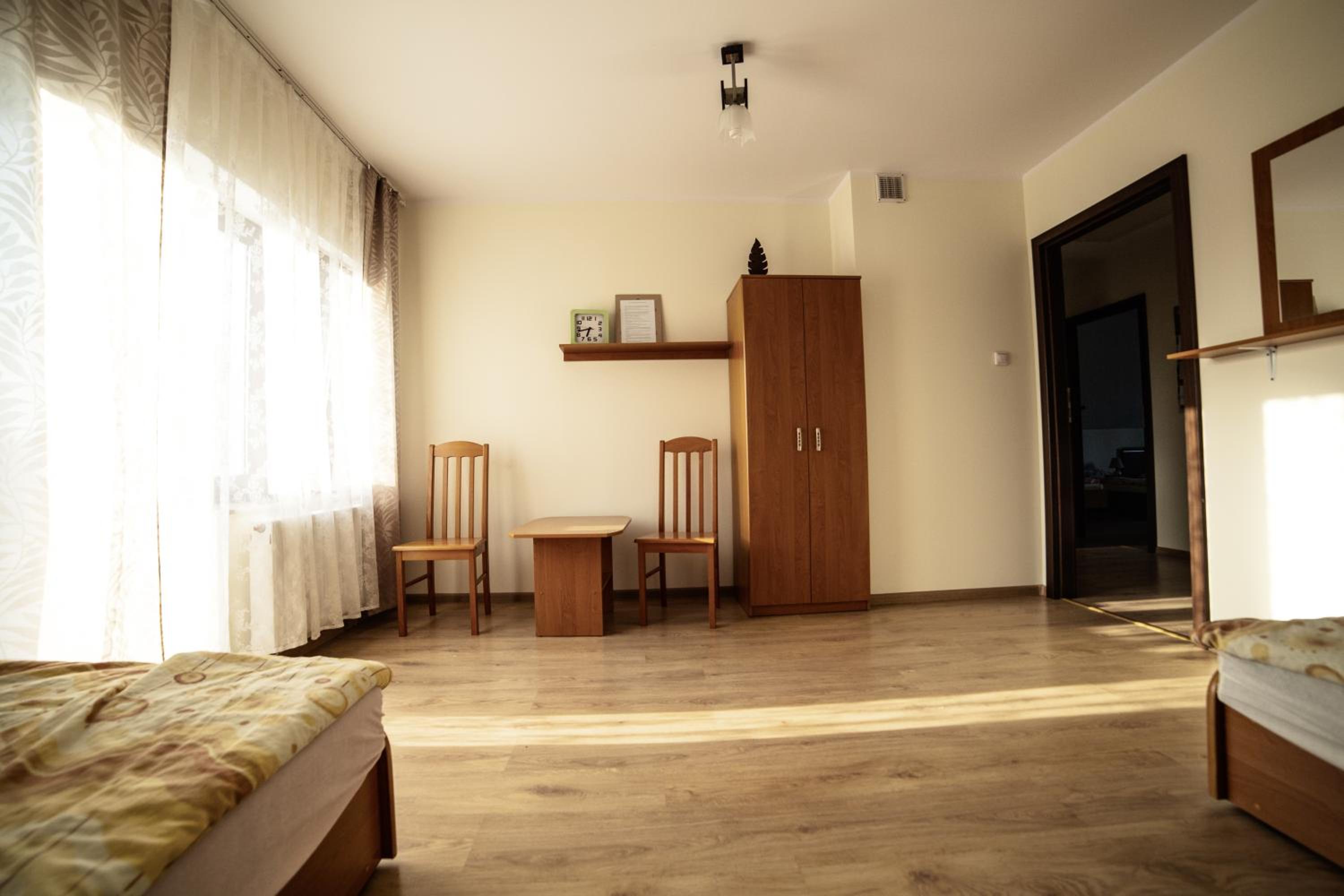 Double Room - Photo 7