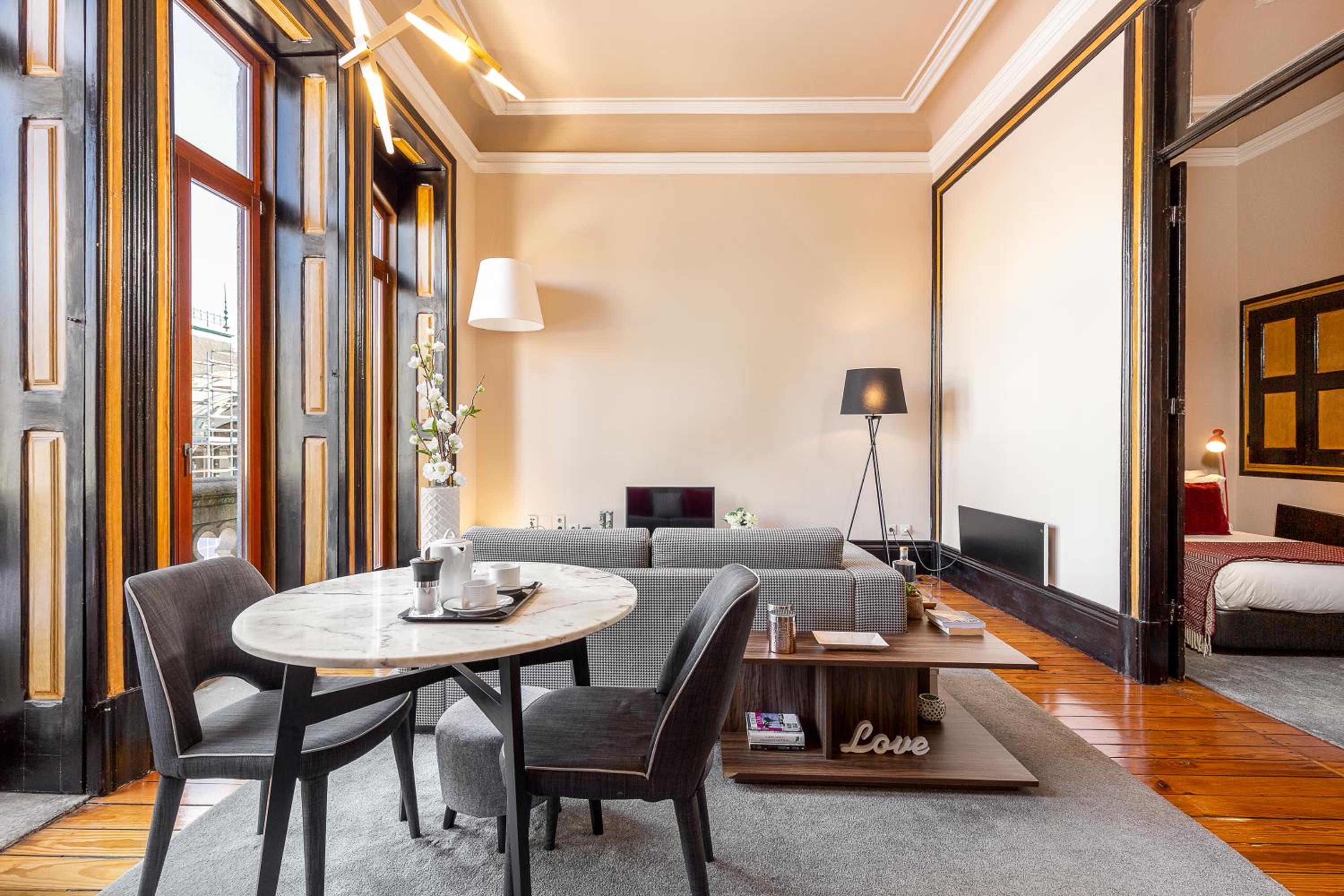 One-Bedroom Apartment with Balcony photo 2