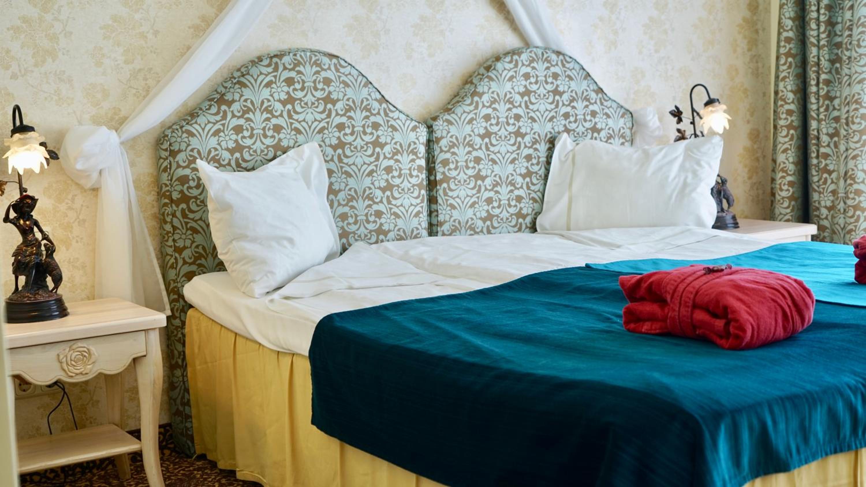 Double or Twin Room with Spa Access - Photo 7