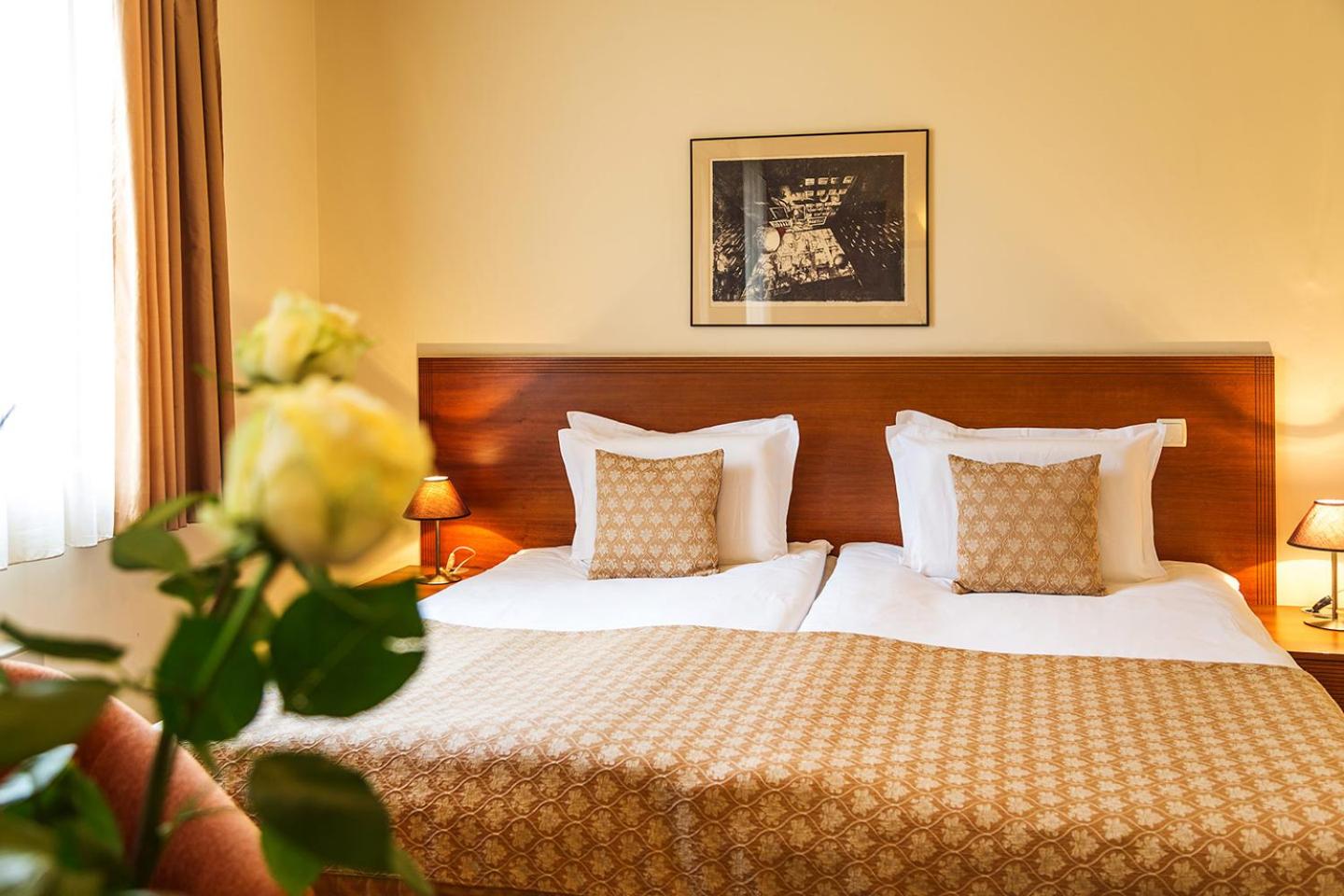 Double Room with Balcony - Photo 5
