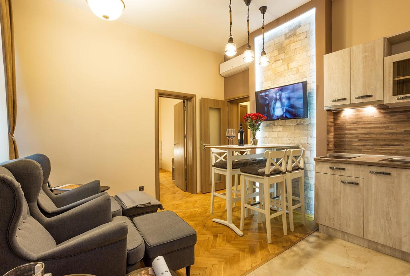 Two-Bedroom Apartment - Photo 23