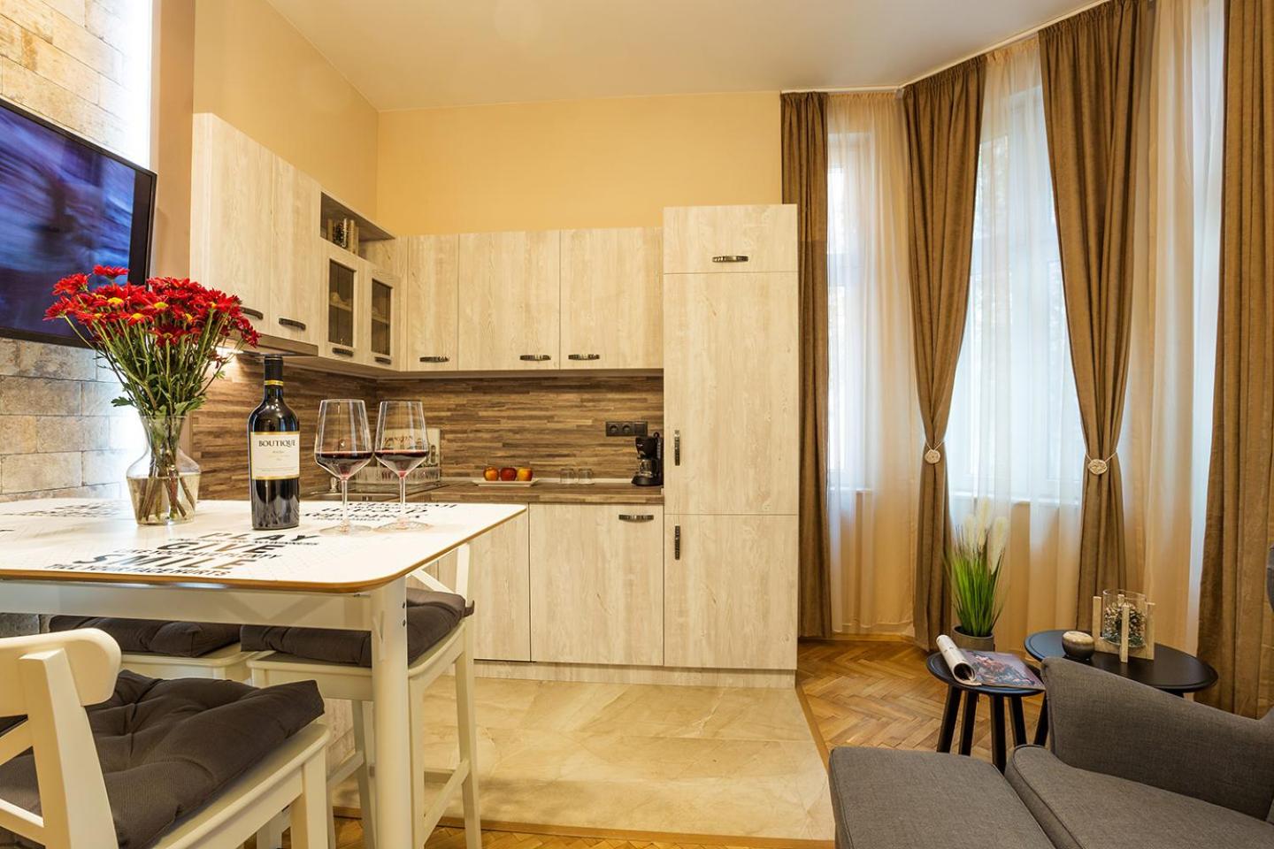 Two-Bedroom Apartment - Photo 24