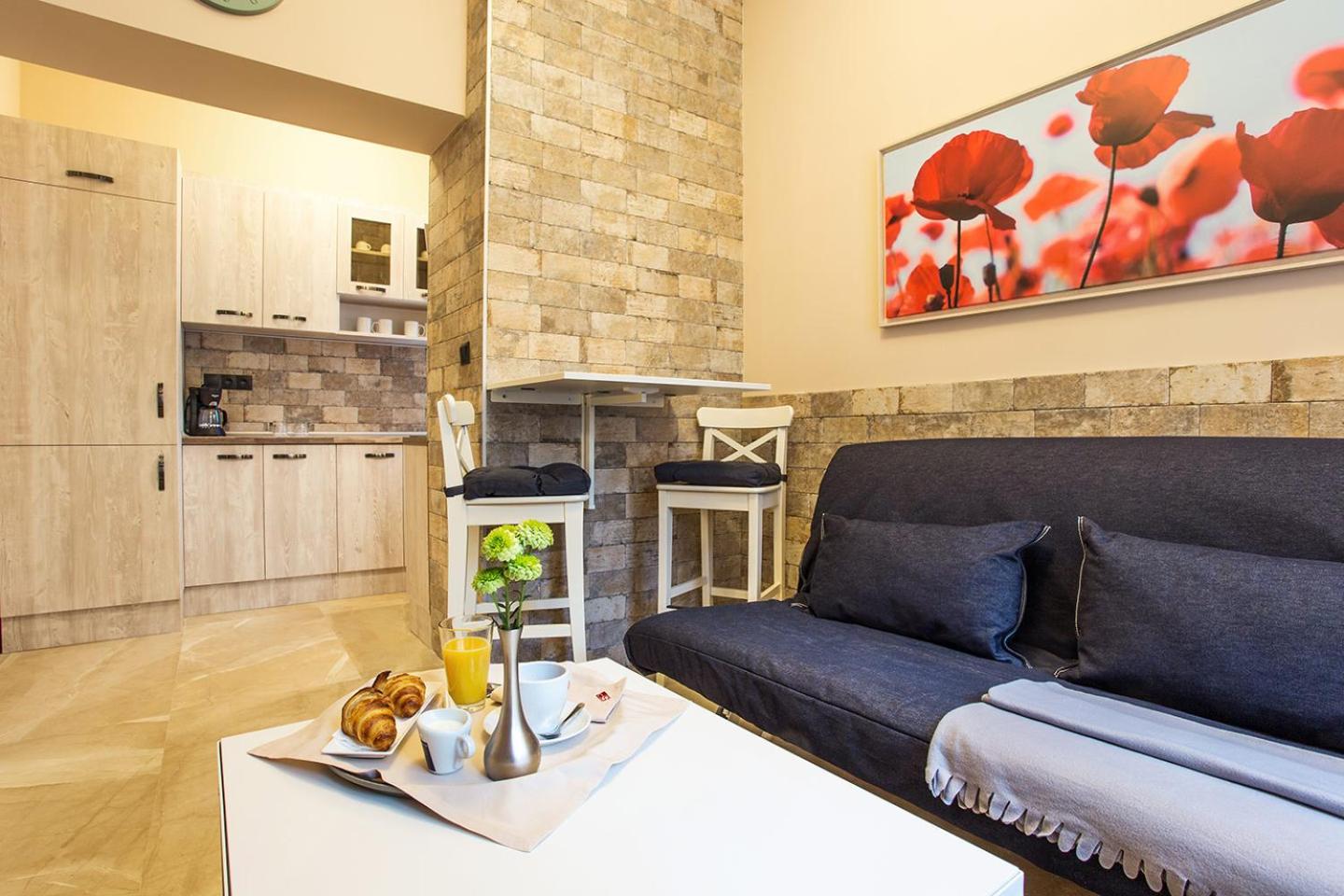 One-Bedroom Apartment - Photo 1