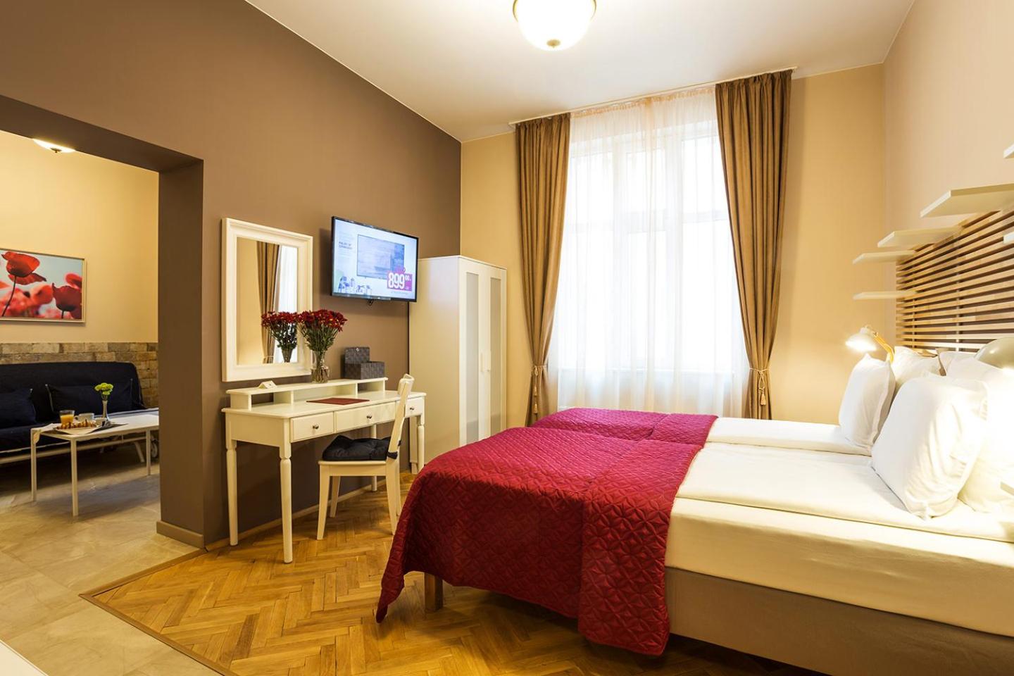 One-Bedroom Apartment - Photo 12
