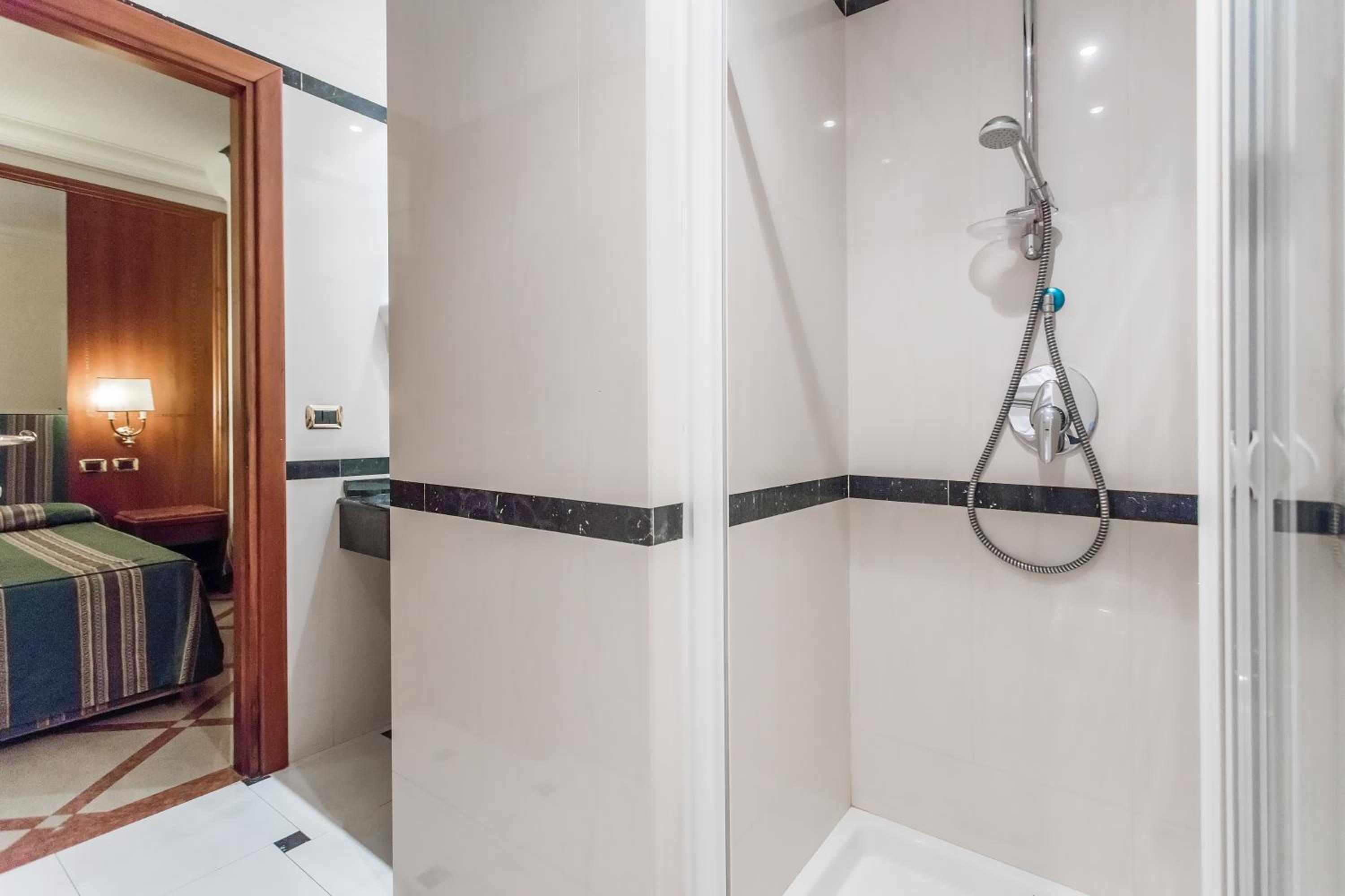 Single Room photo 3