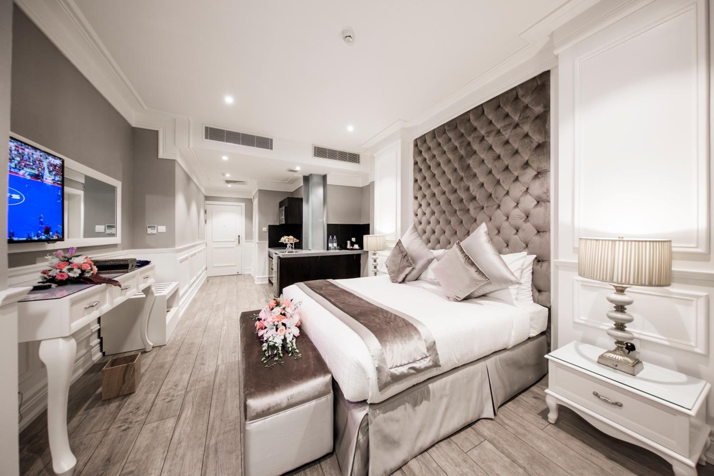 Deluxe Room King Bed