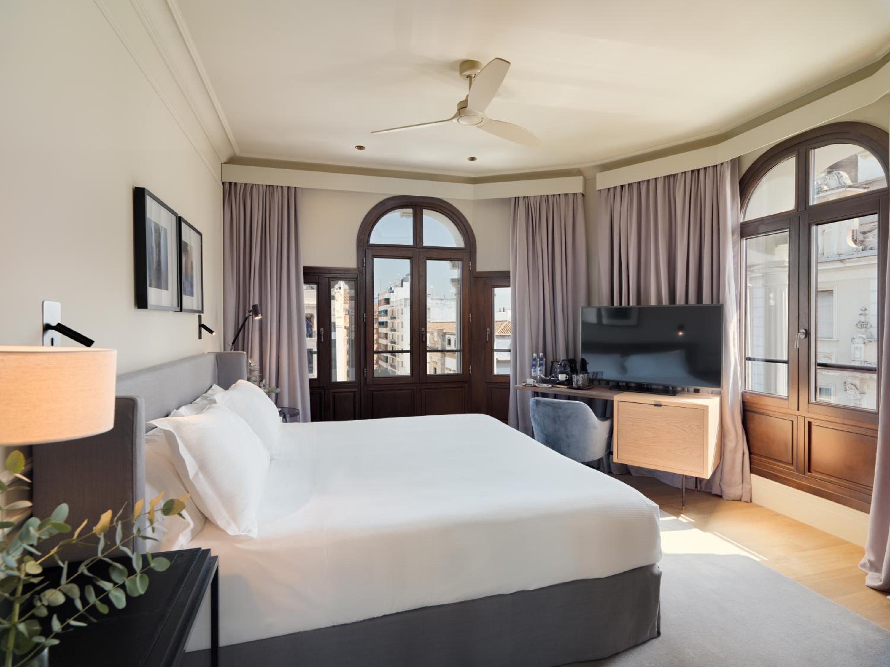 Double or Twin Room with View - Photo 2
