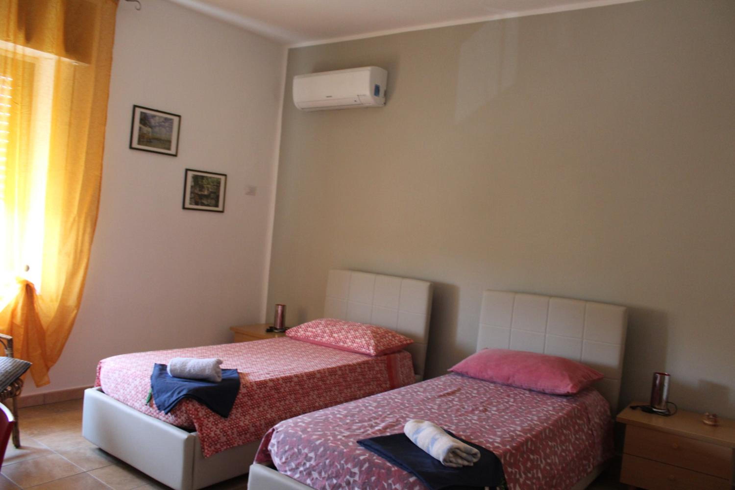 Standard Double Room with Shared Bathroom photo 1