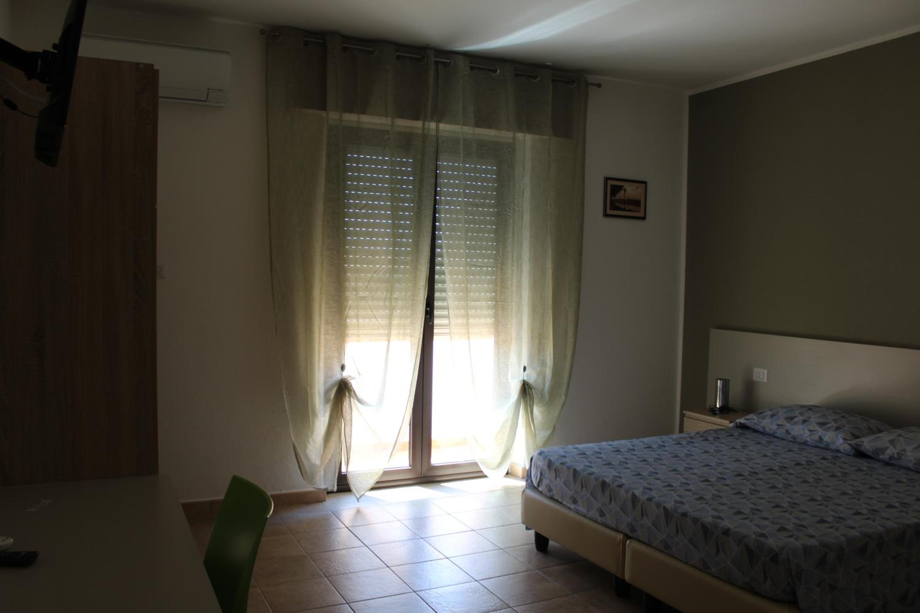 Double Room - Photo 4