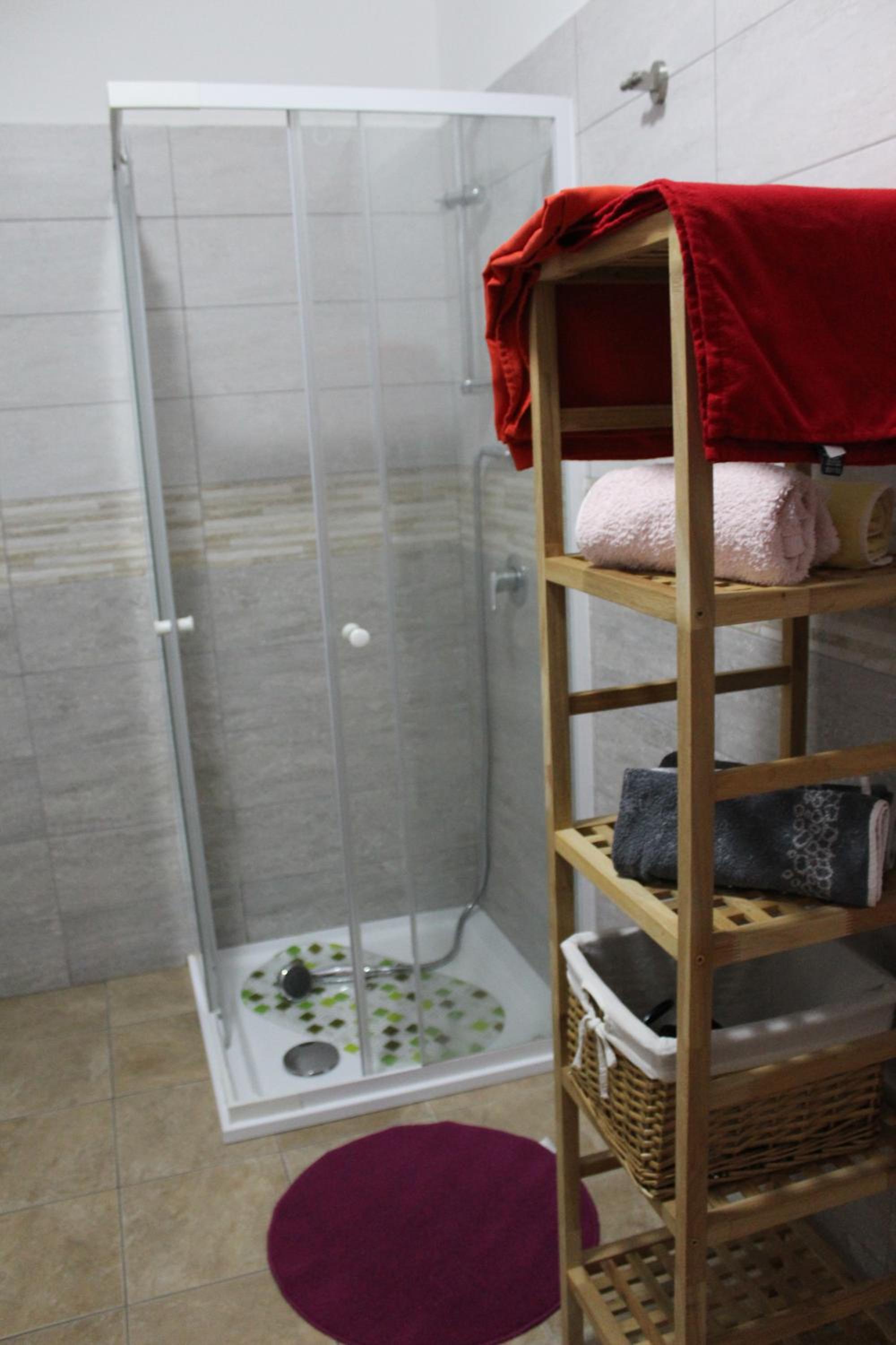 Double Room - Photo 6