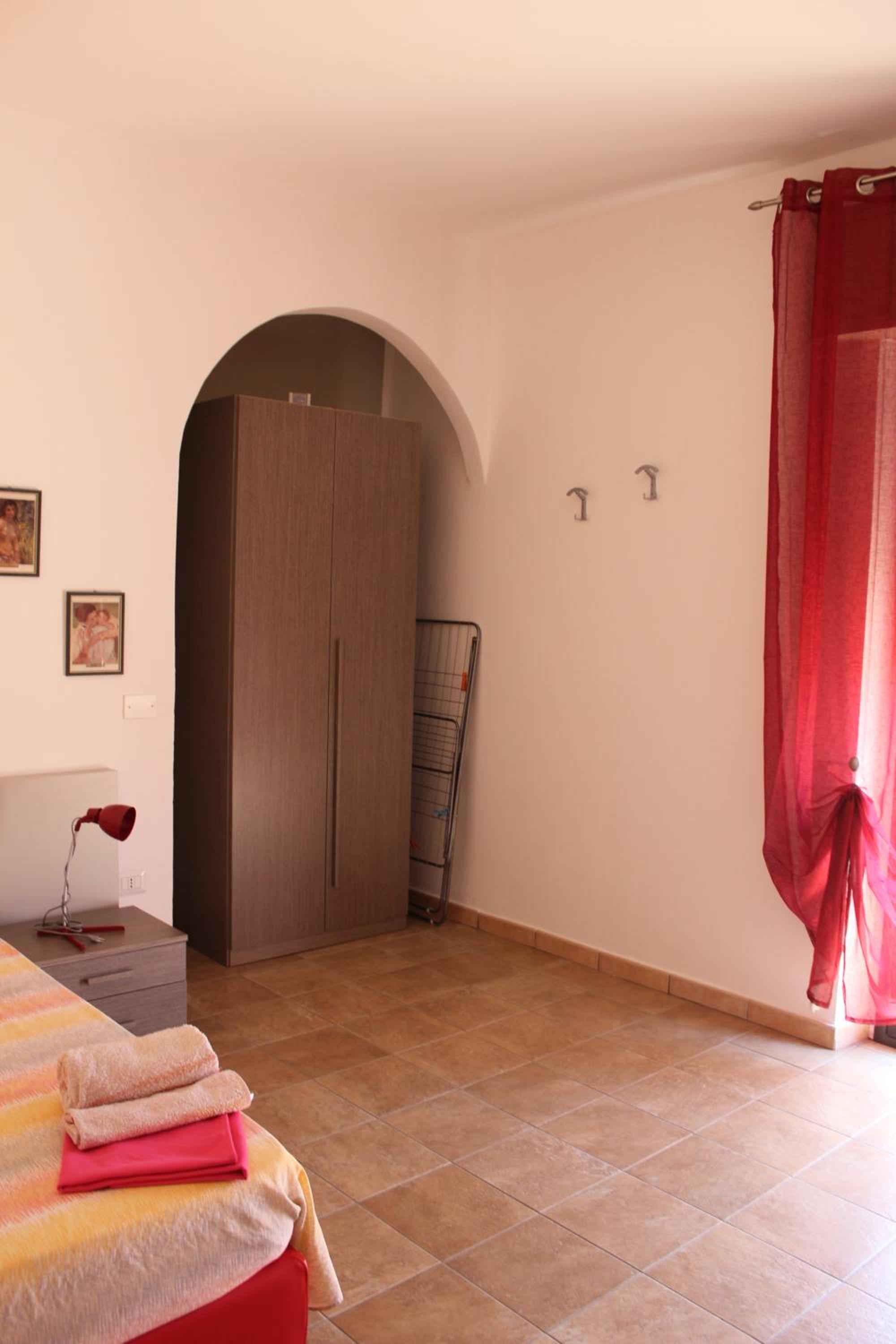 Single Room with Shared Bathroom photo 3