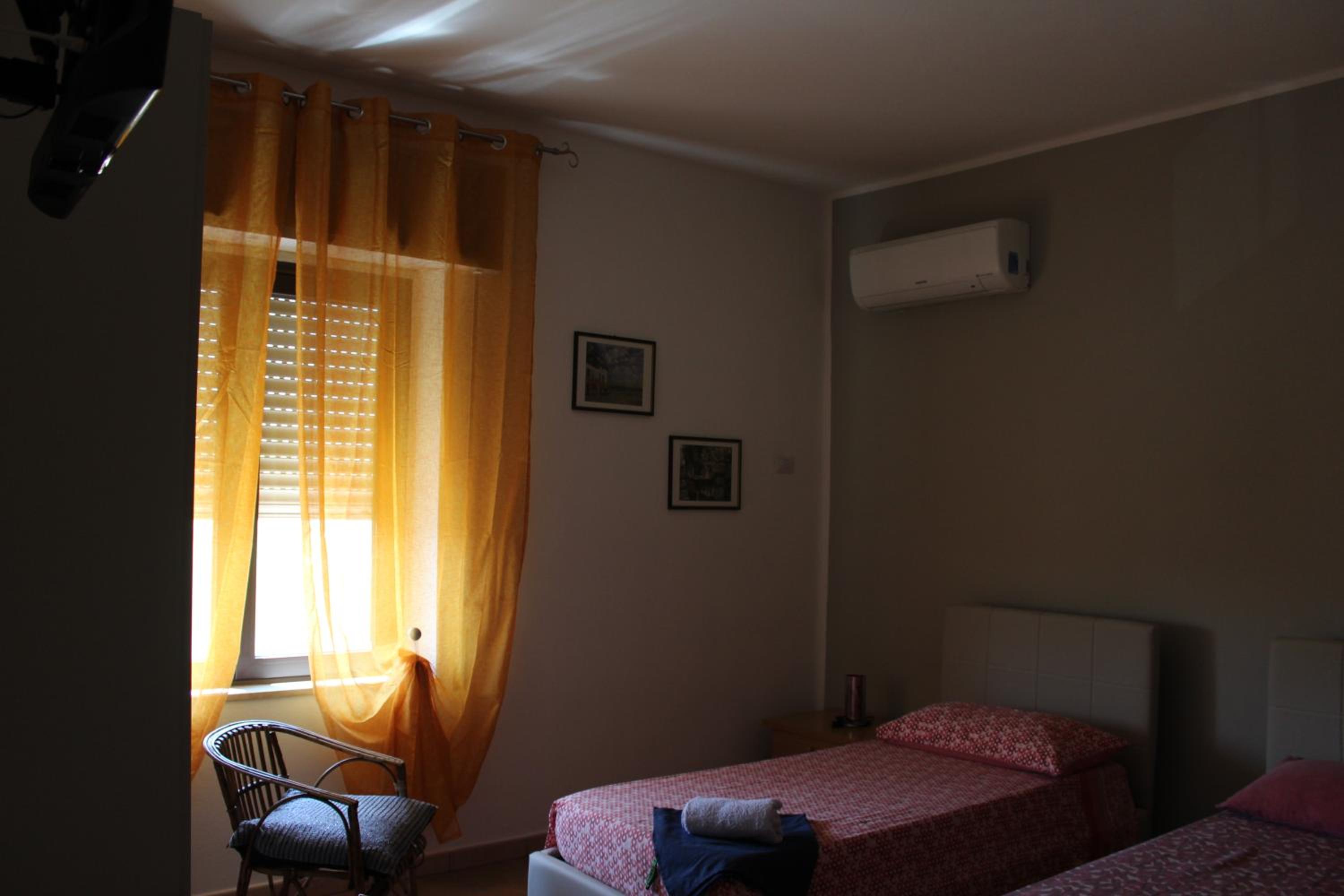 Standard Double Room with Shared Bathroom photo 3