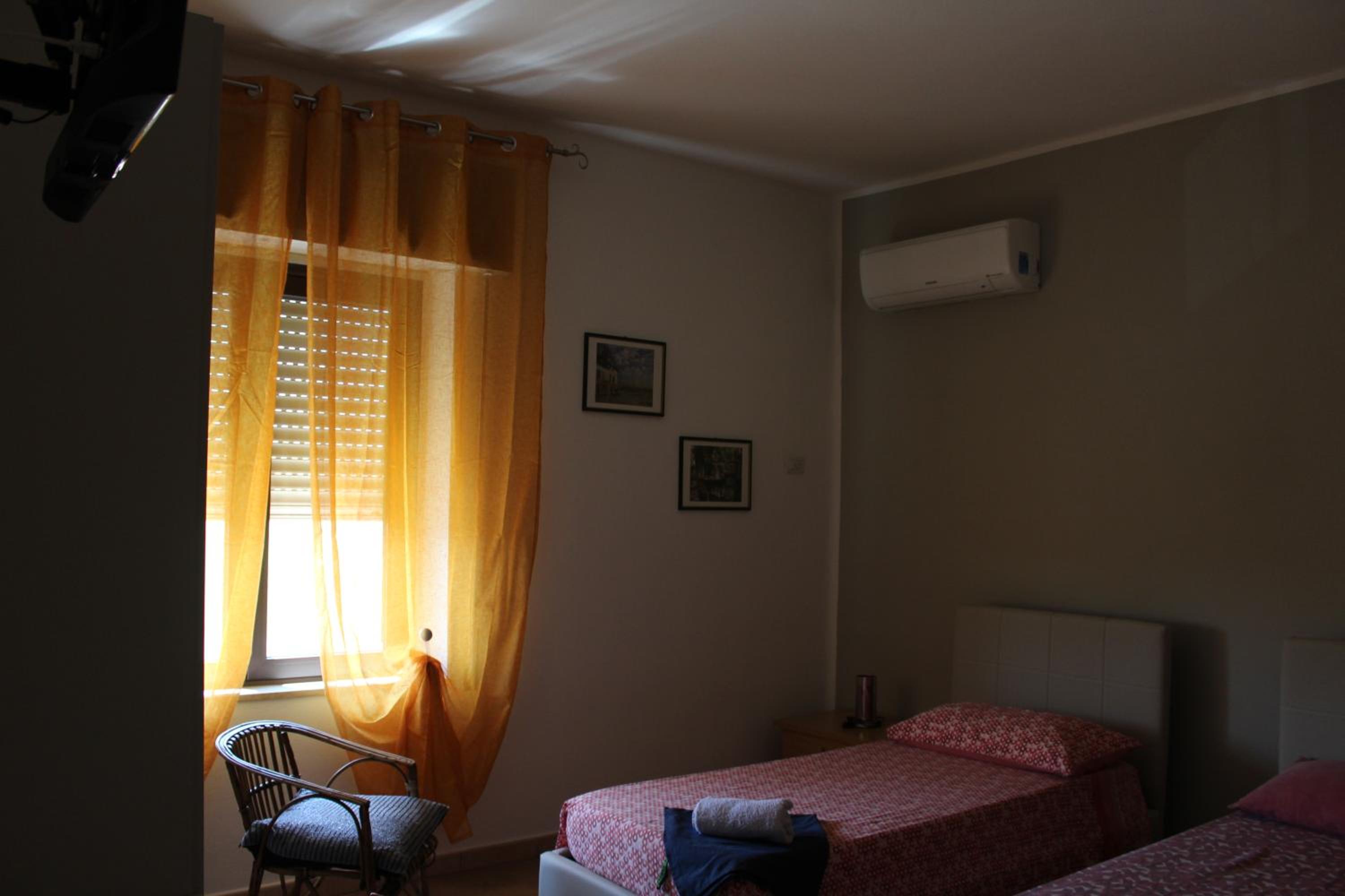 Standard Double Room with Shared Bathroom photo 2