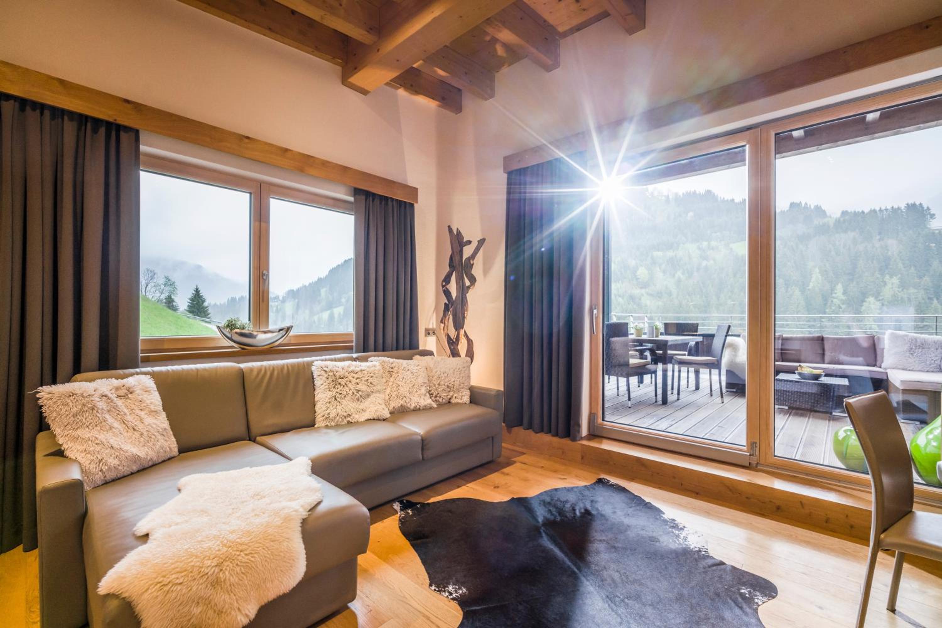 Apartment with Mountain View photo 3
