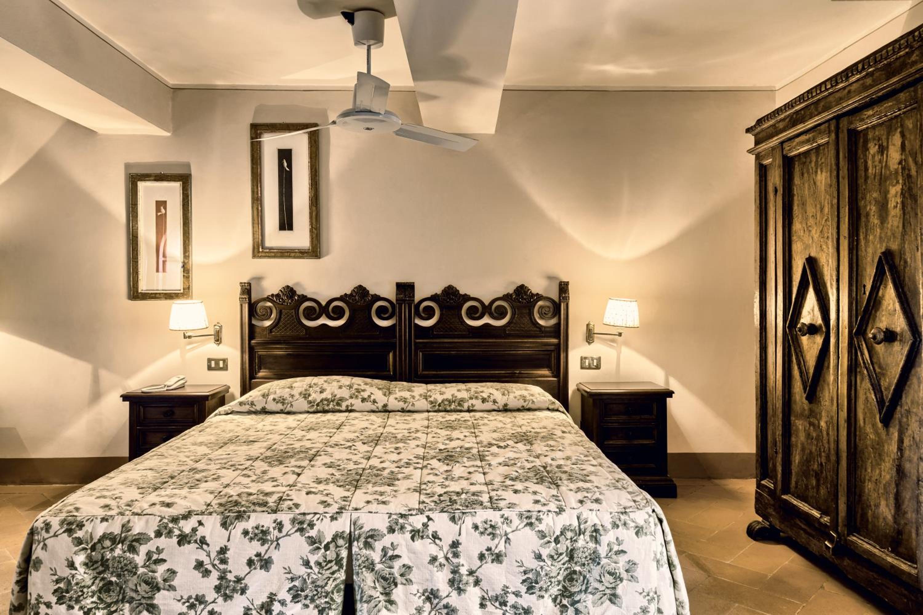 Standard Double or Twin Room photo 1