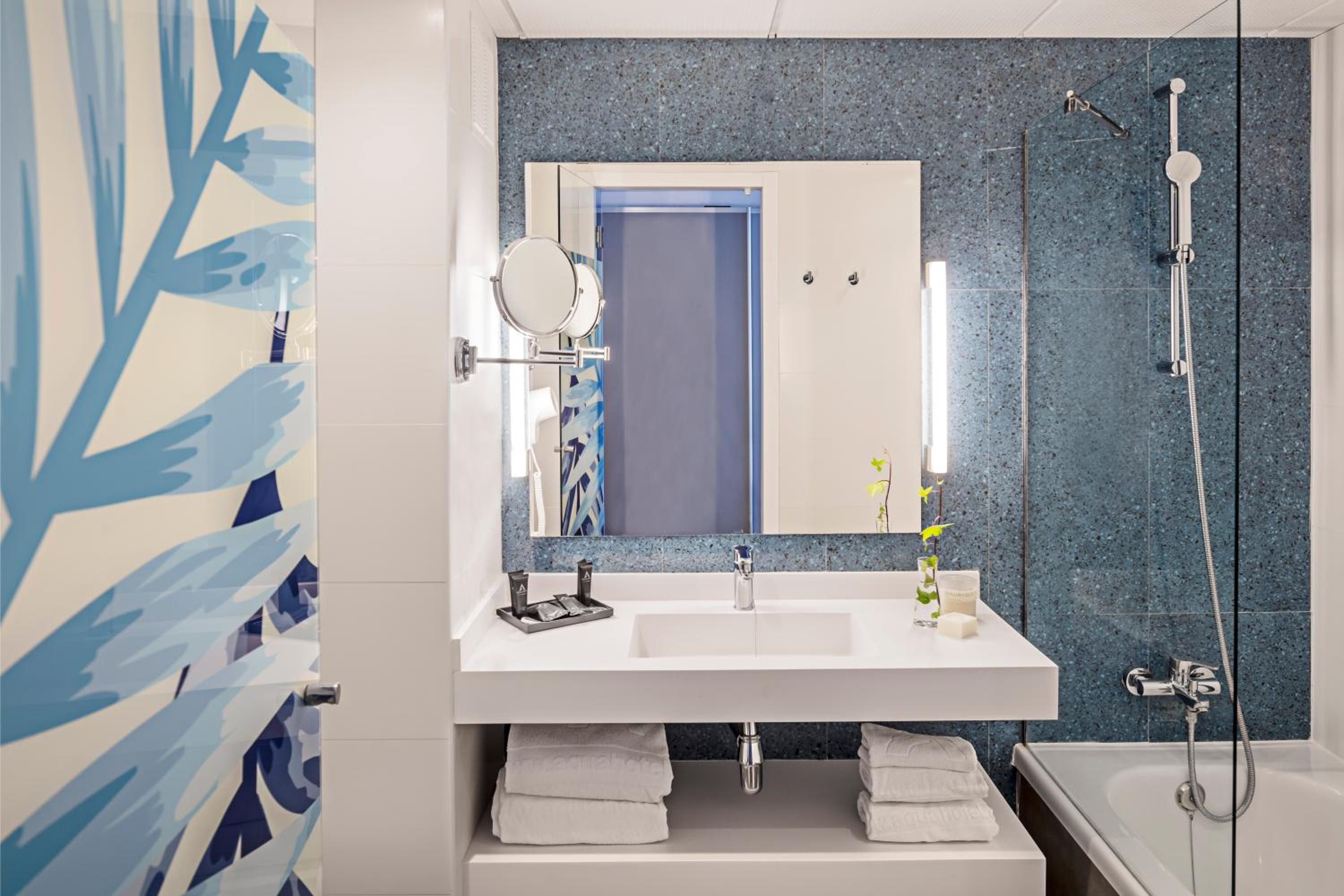 Design Triple Room (2 Adults + 1 Child) - Photo 6