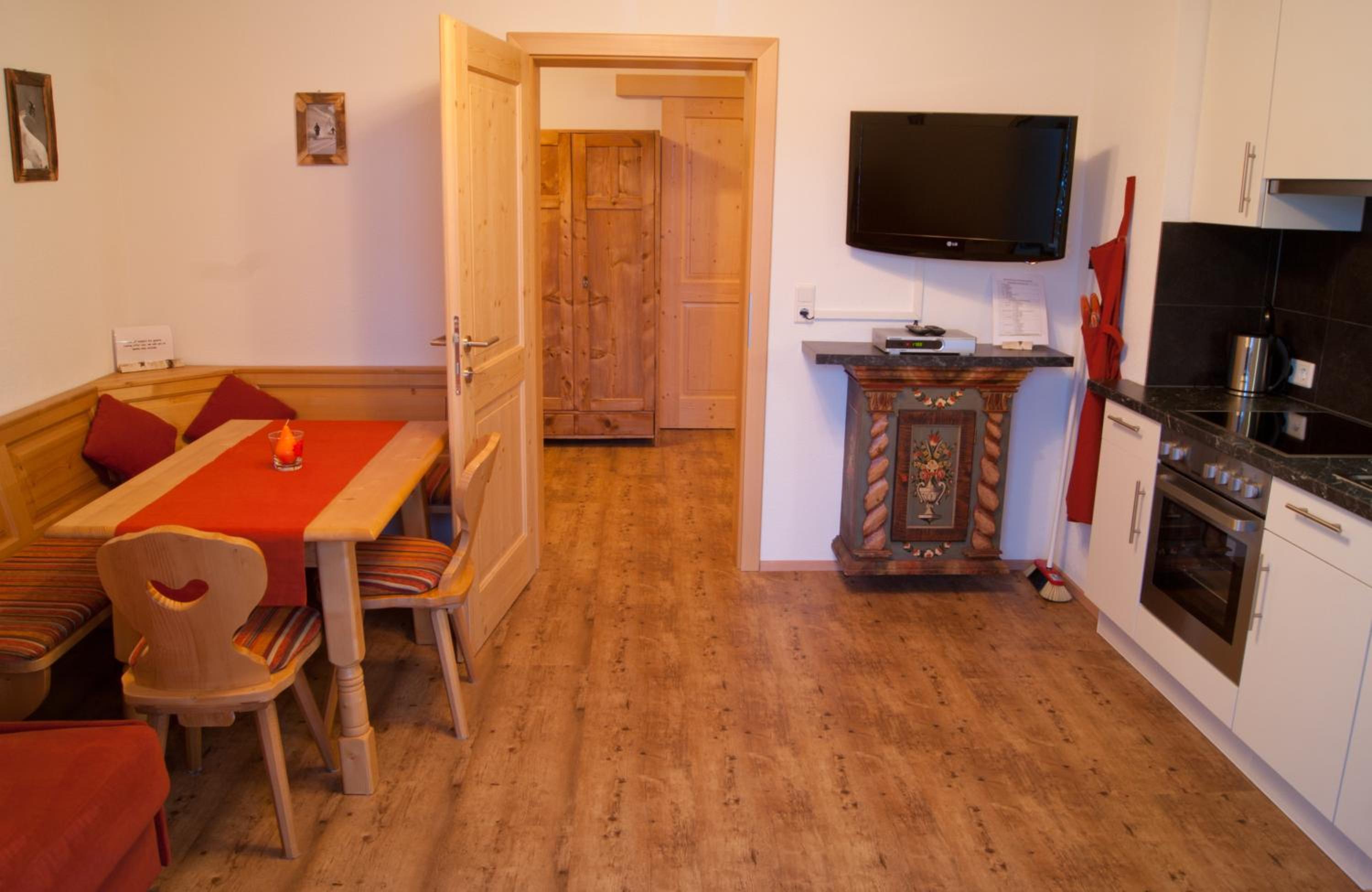 Apartment with Balcony photo 2