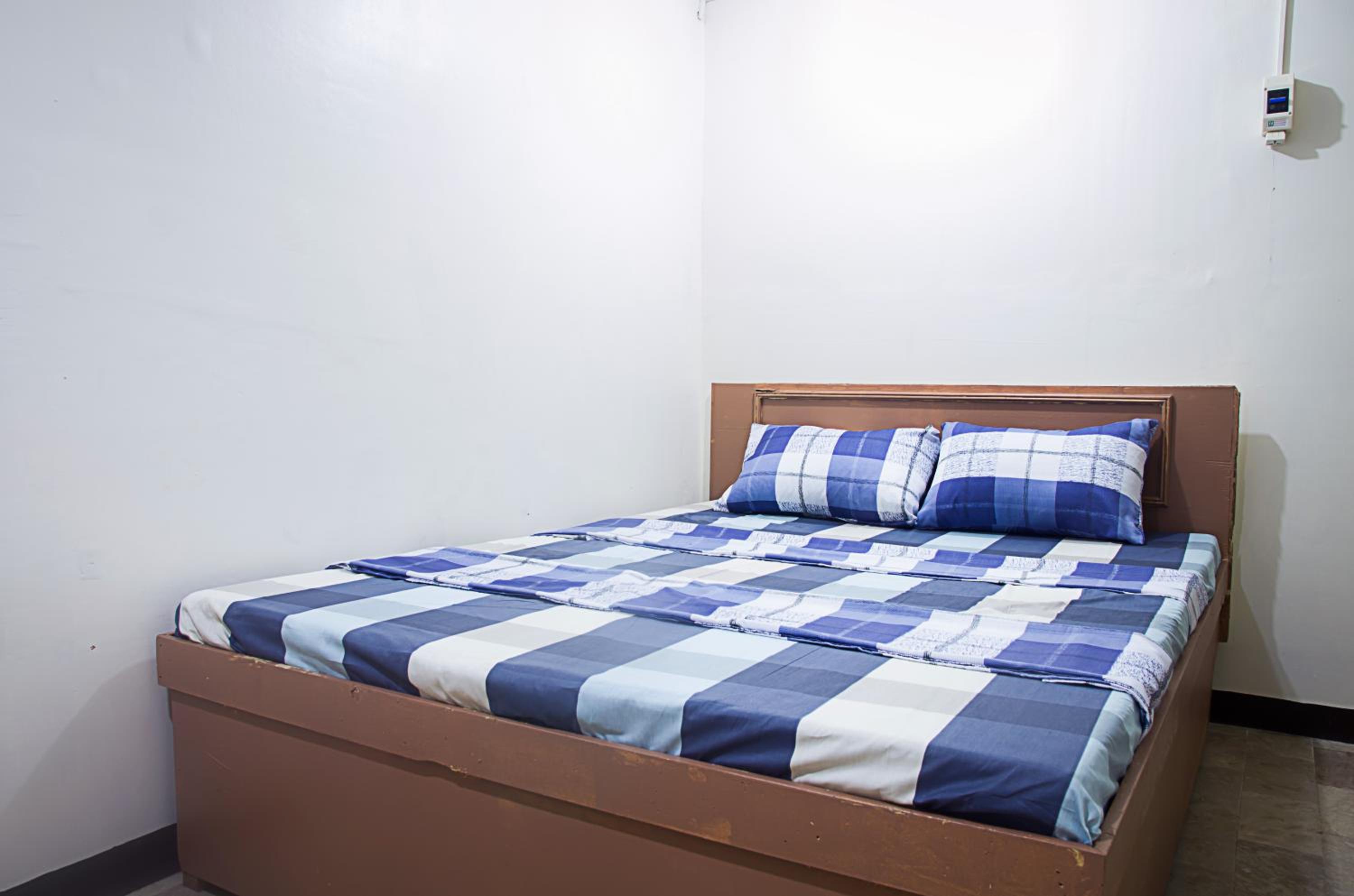 Double Room with Shared Bathroom photo 2