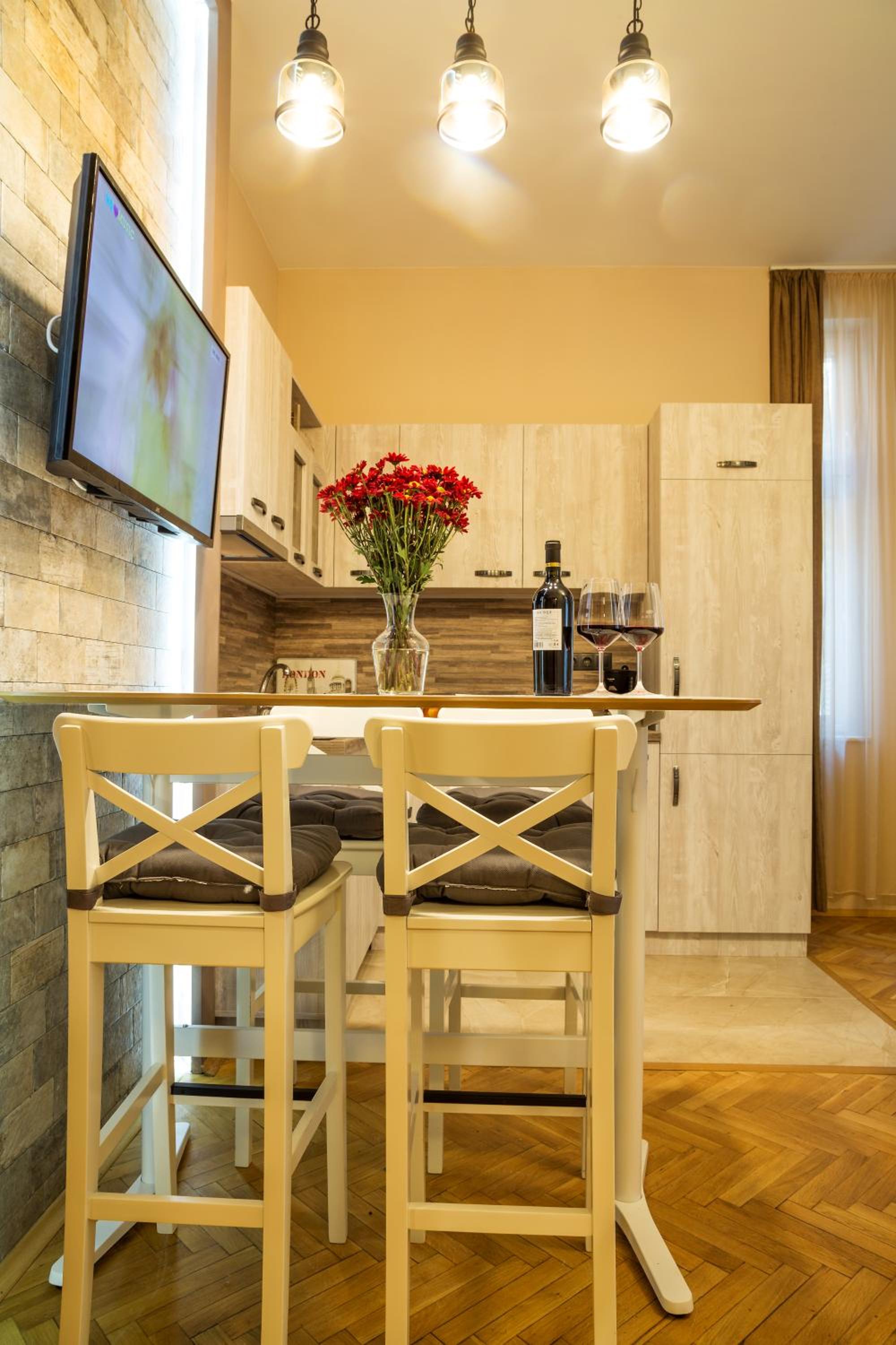 Two-Bedroom Apartment - Photo 29