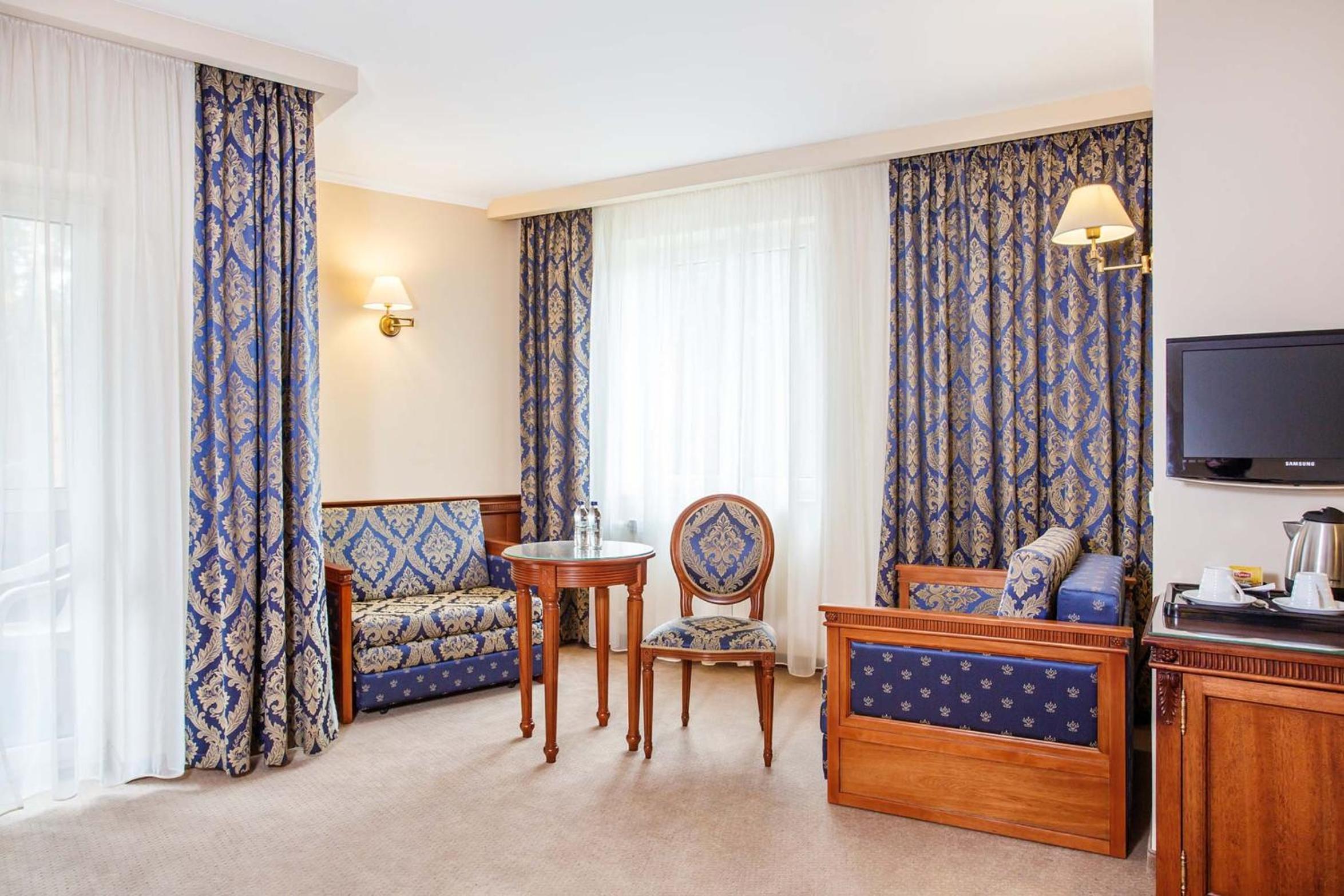 Business Suite - Photo 4