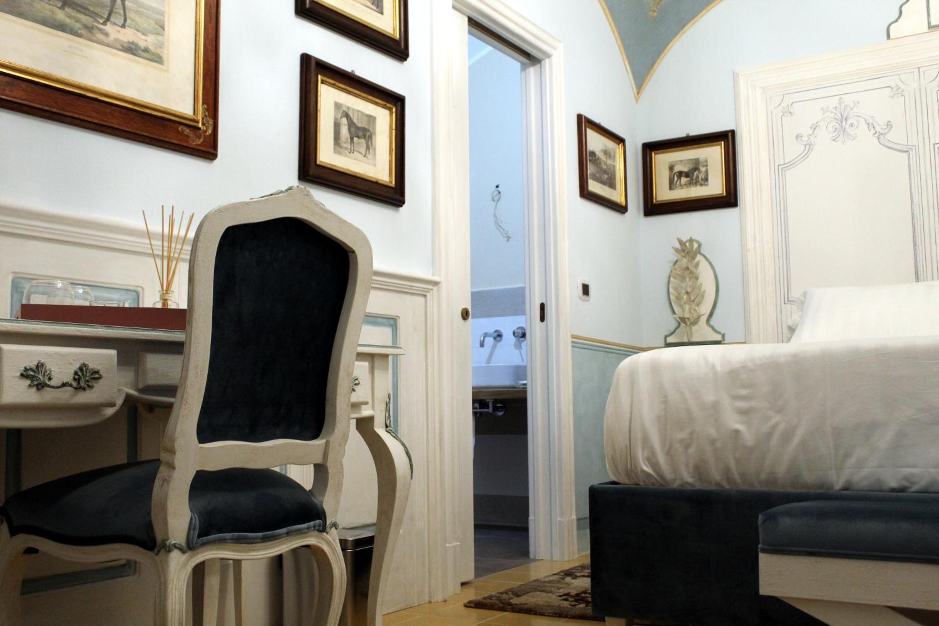 Double Room - Photo 9