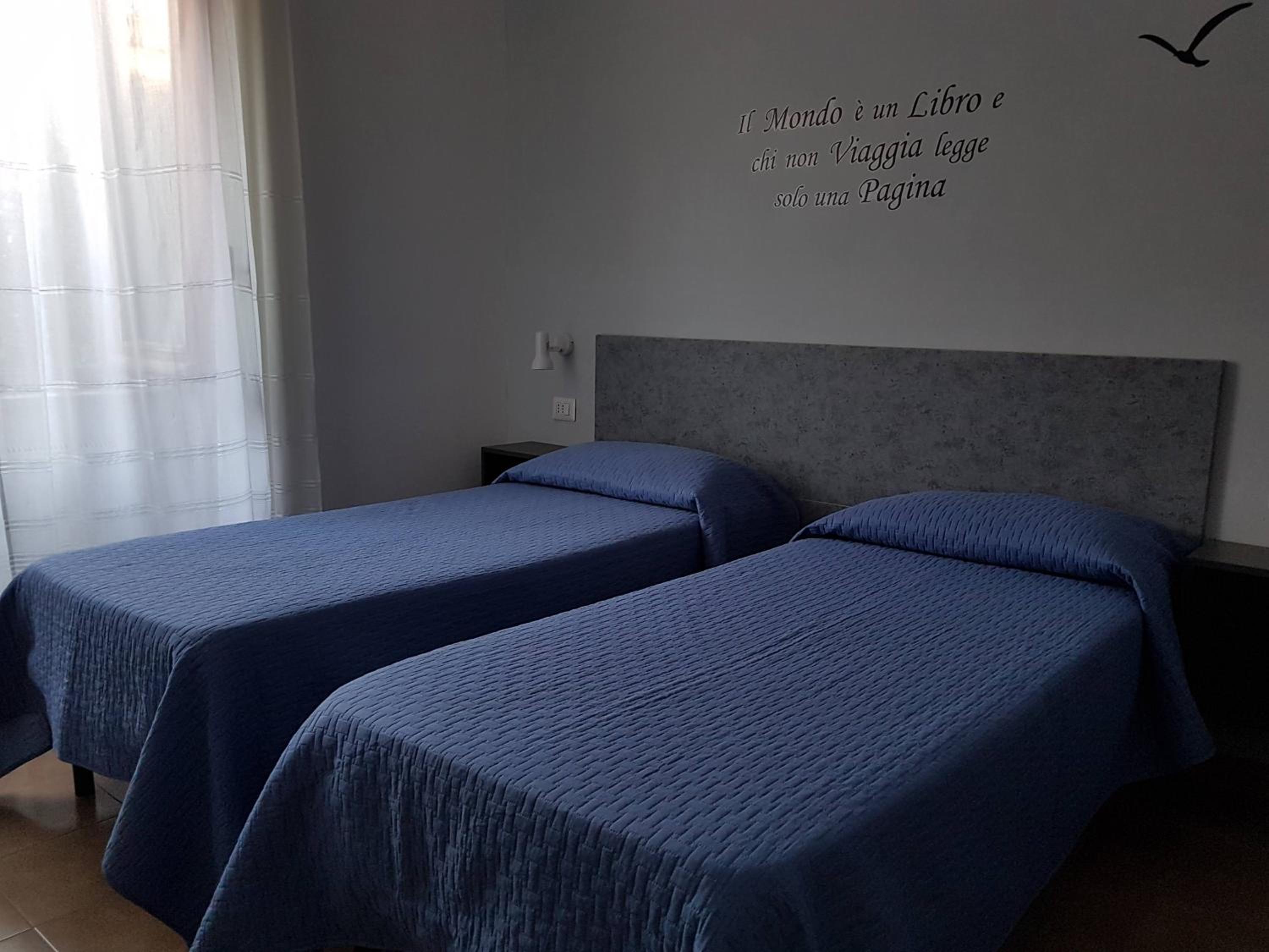 Double or Twin Room with Shared Bathroom photo 3